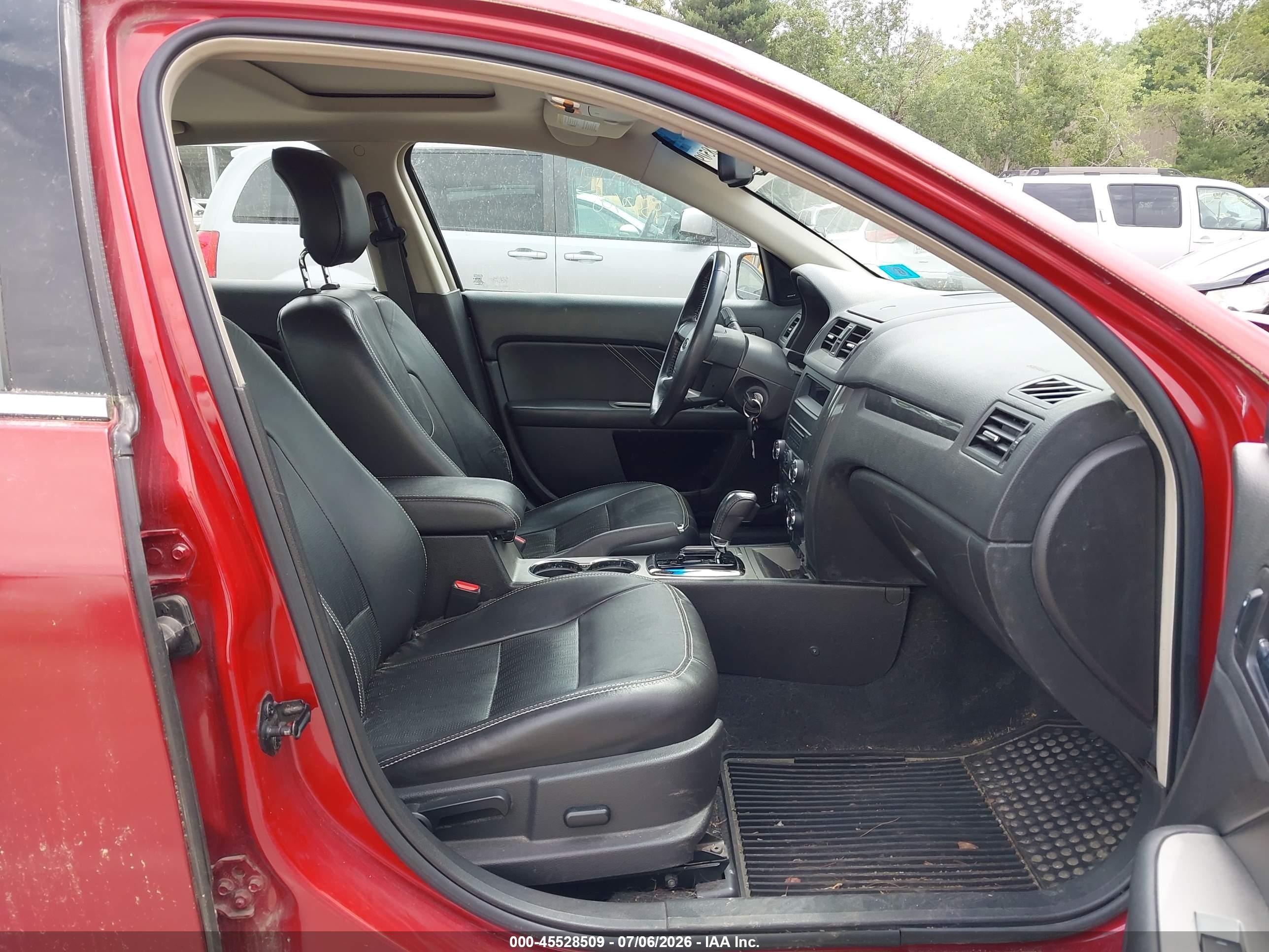 2010 Ford Fusion Sport Red vin: 3FAHP0KC8AR201030