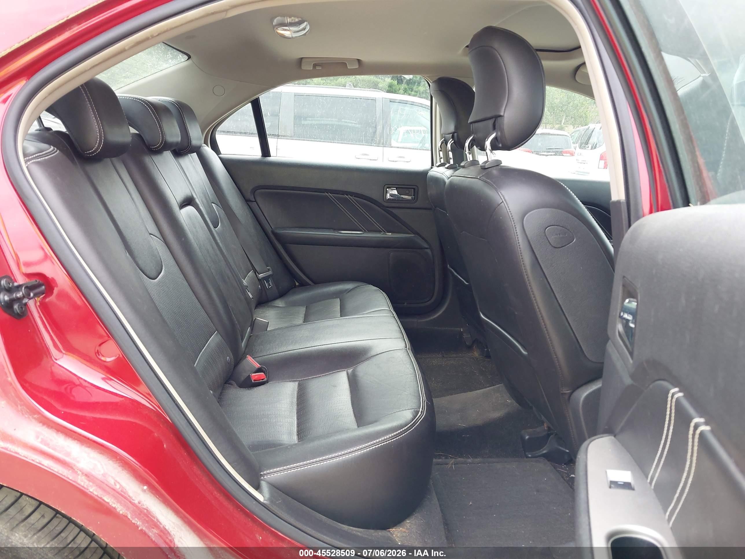 2010 Ford Fusion Sport Red vin: 3FAHP0KC8AR201030