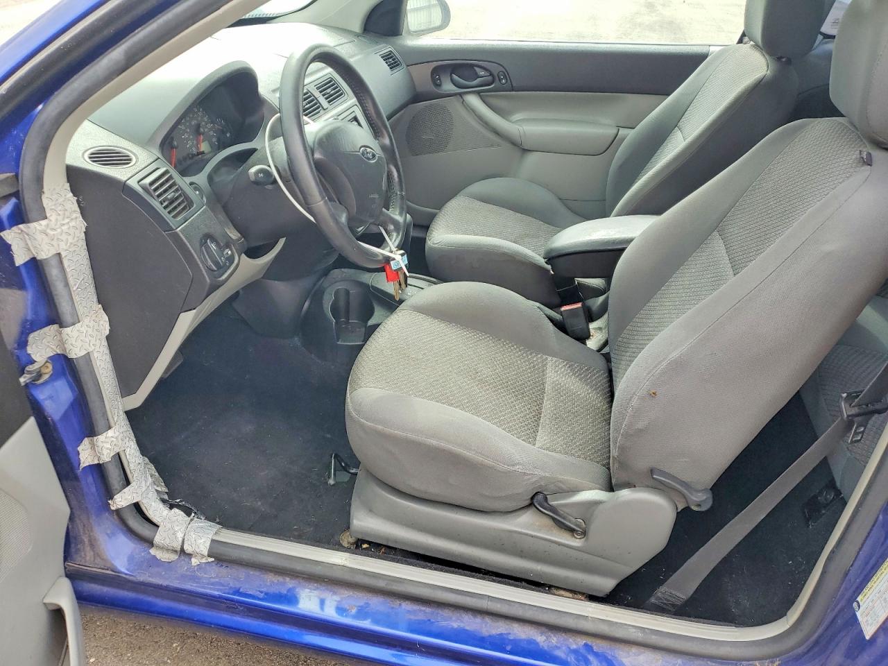 2005 Ford Focus Zx3 Blue vin: 3FAHP31N15R161996