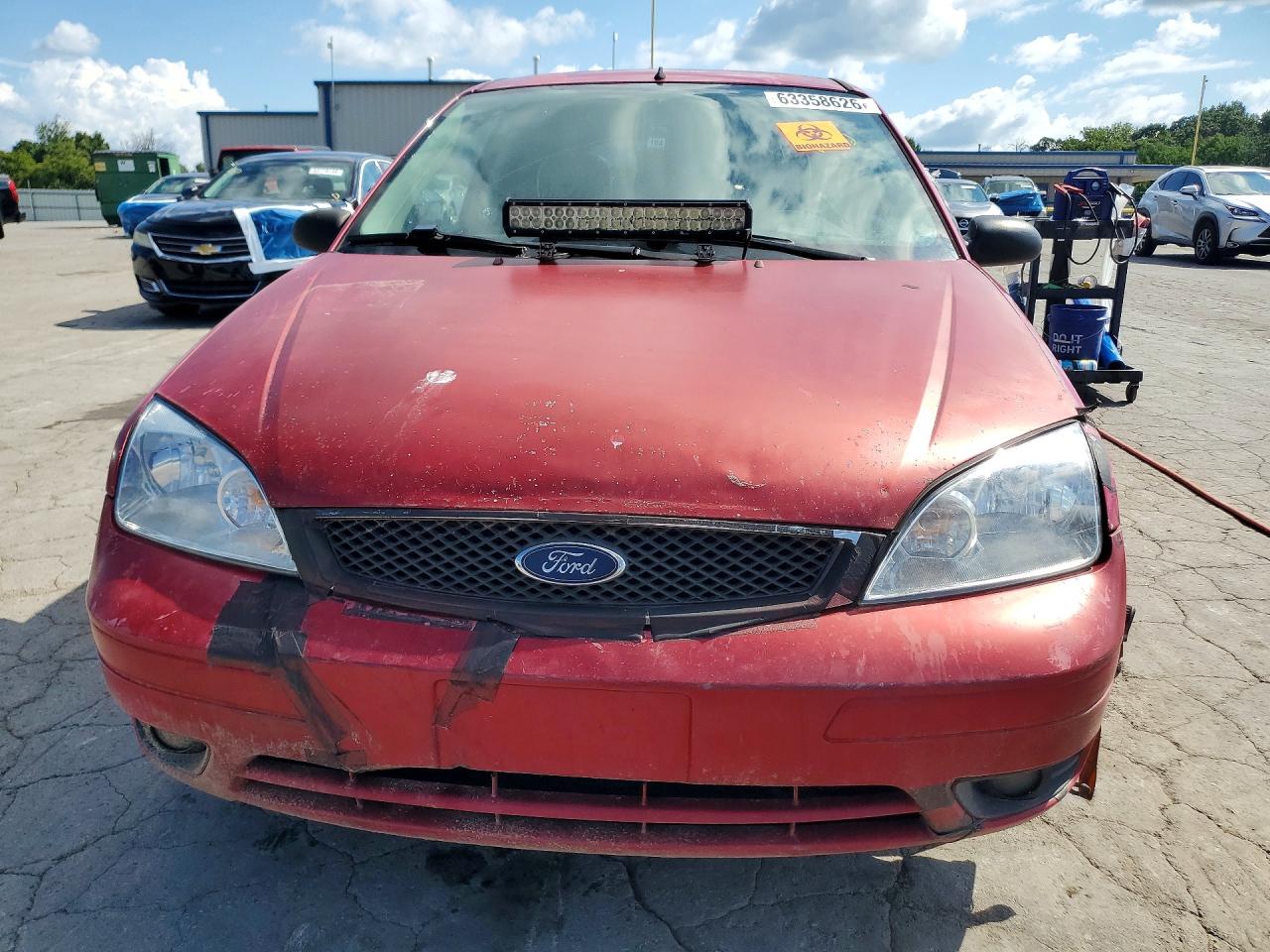 2005 Ford Focus Zx3 Red vin: 3FAHP31N25R116274