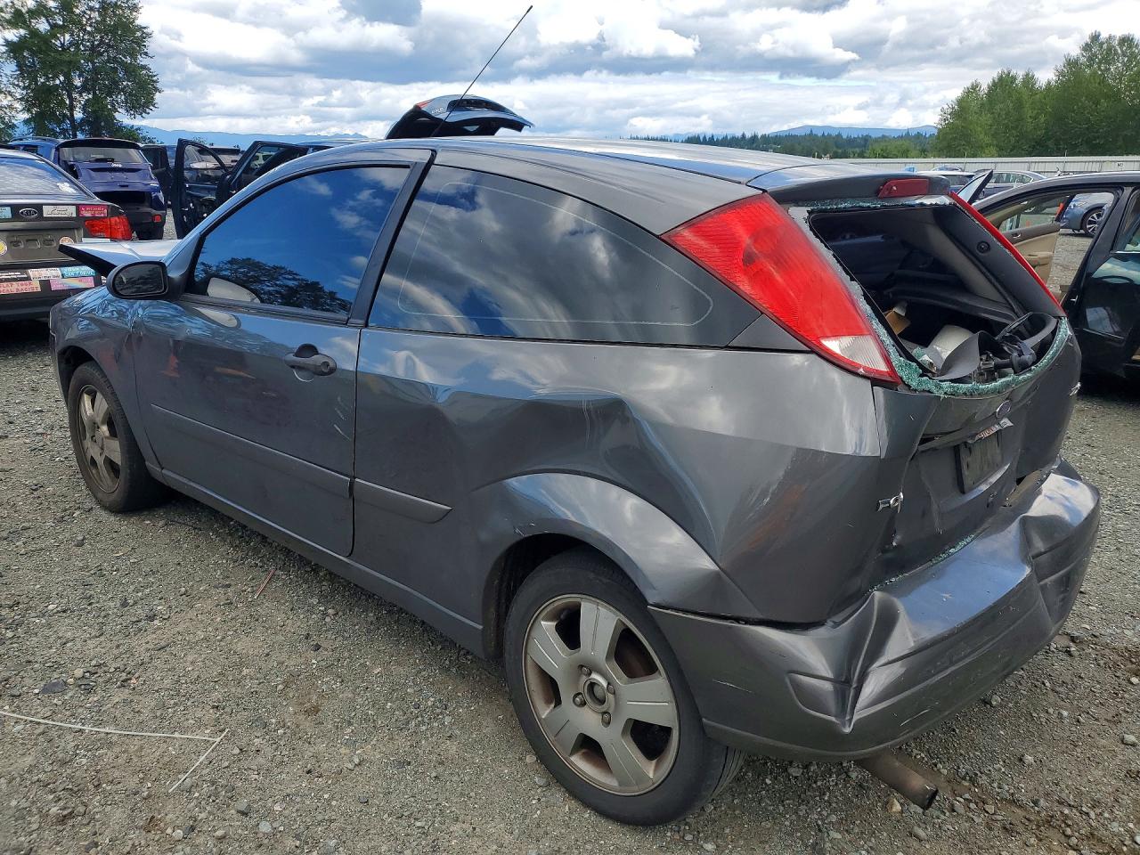 2005 Ford Focus Zx3 Gray vin: 3FAHP31N35R136467
