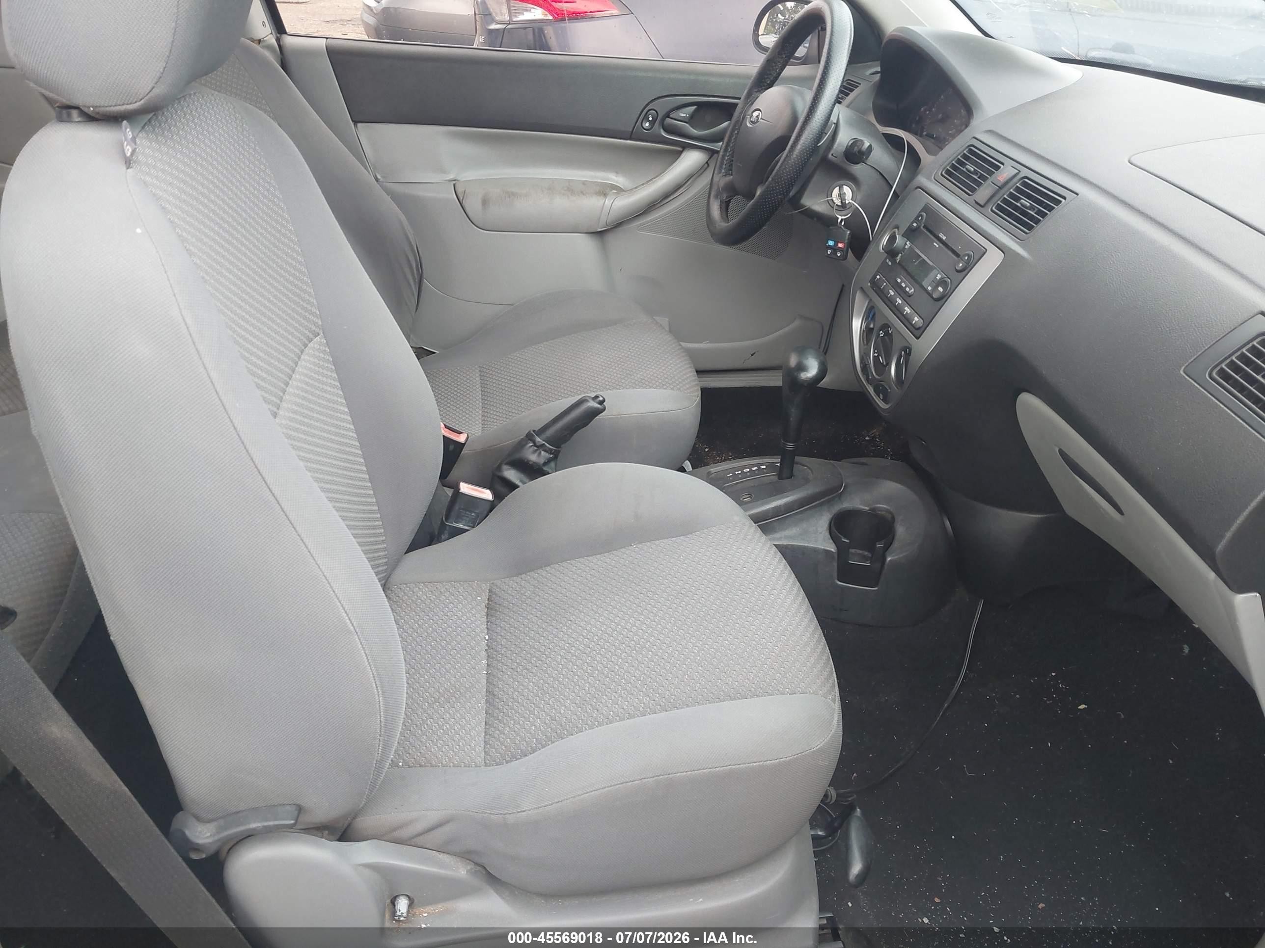 2005 Ford Focus Zx3 Серебряный vin: 3FAHP31N35R146237