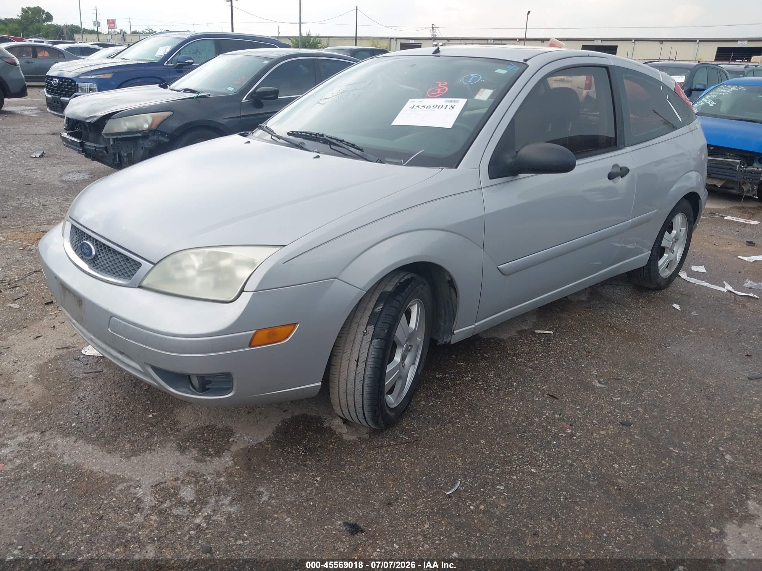 2005 Ford Focus Zx3 Серебряный vin: 3FAHP31N35R146237