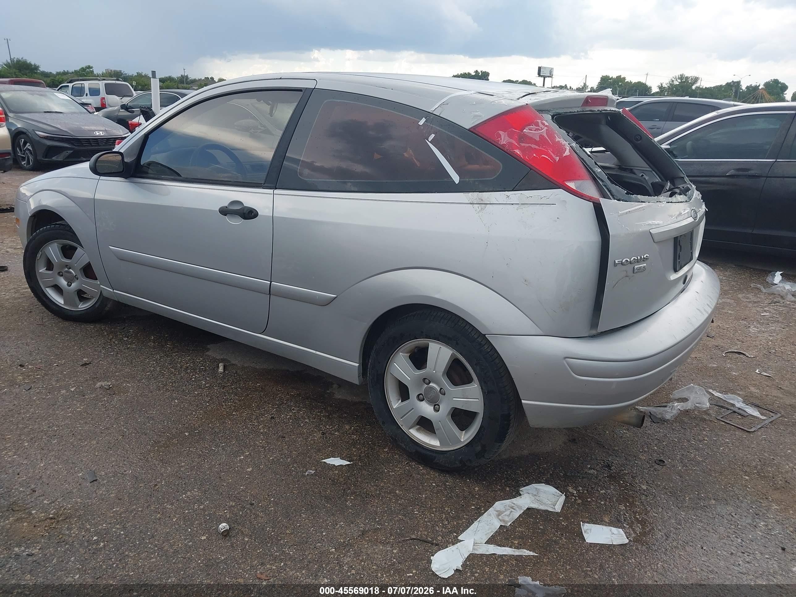 2005 Ford Focus Zx3 Серебряный vin: 3FAHP31N35R146237