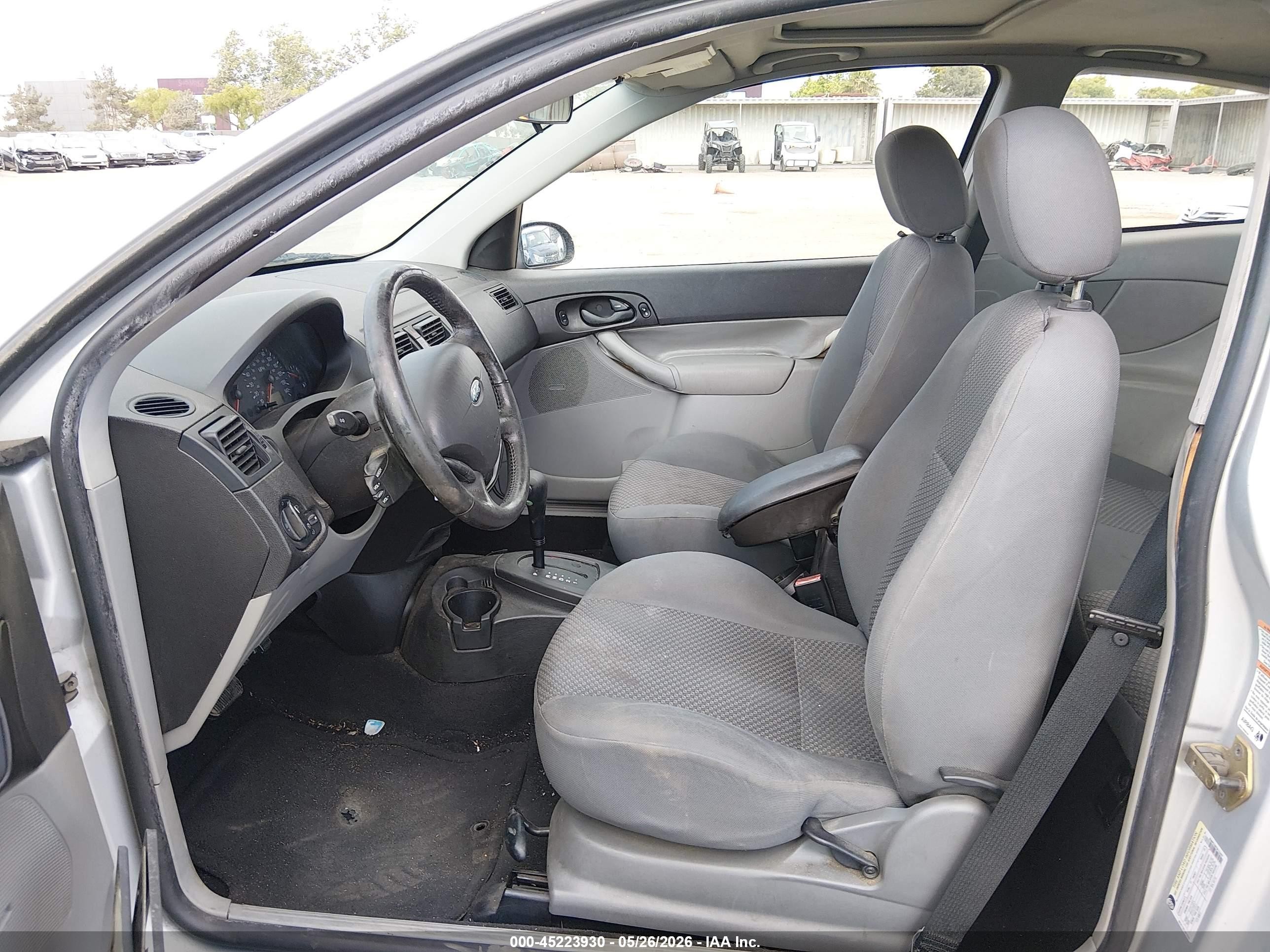 2005 Ford Focus Zx3 Серебряный vin: 3FAHP31N75R125097