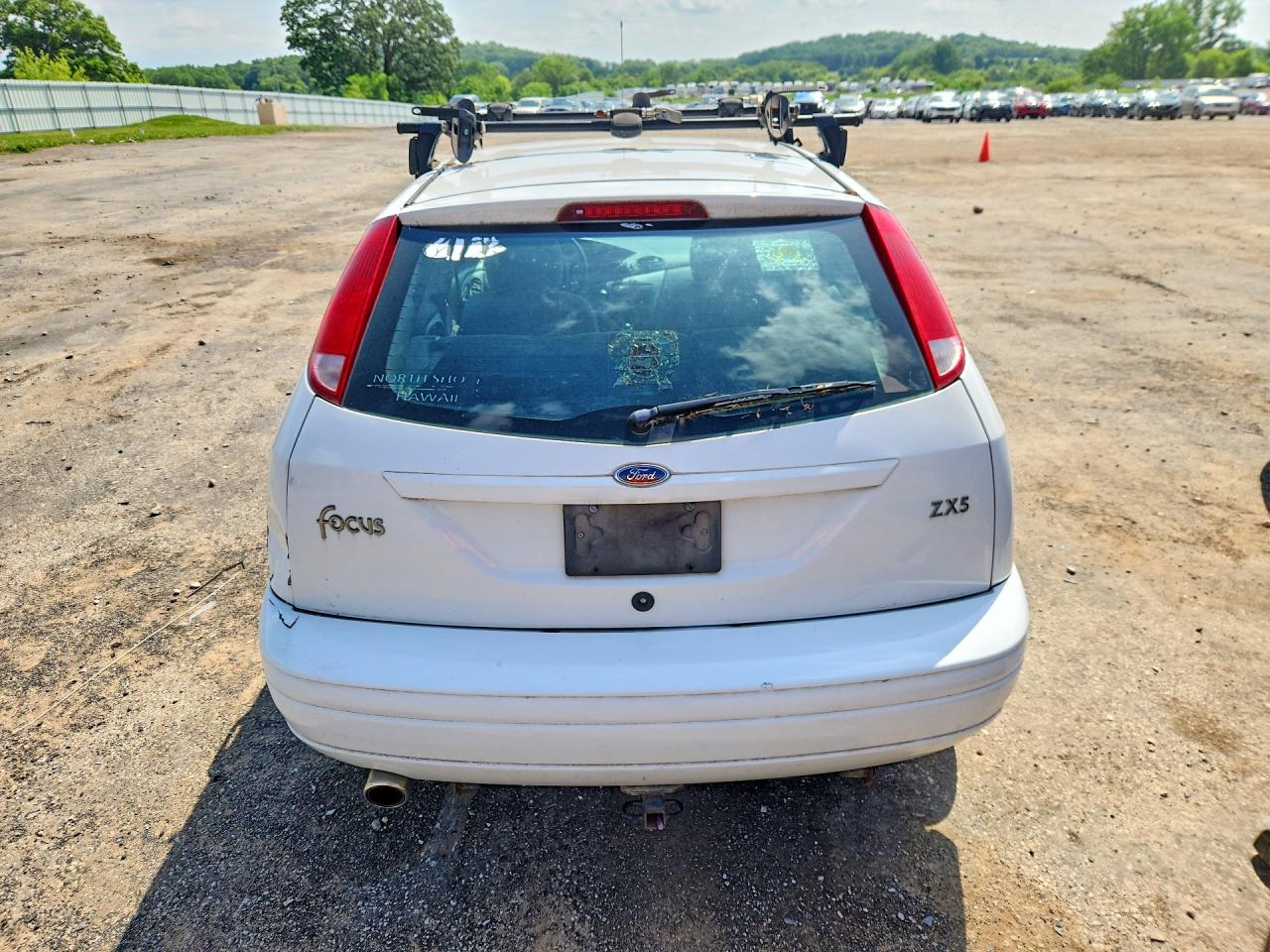 2003 Ford Focus Zx5 White vin: 3FAHP37323R133658
