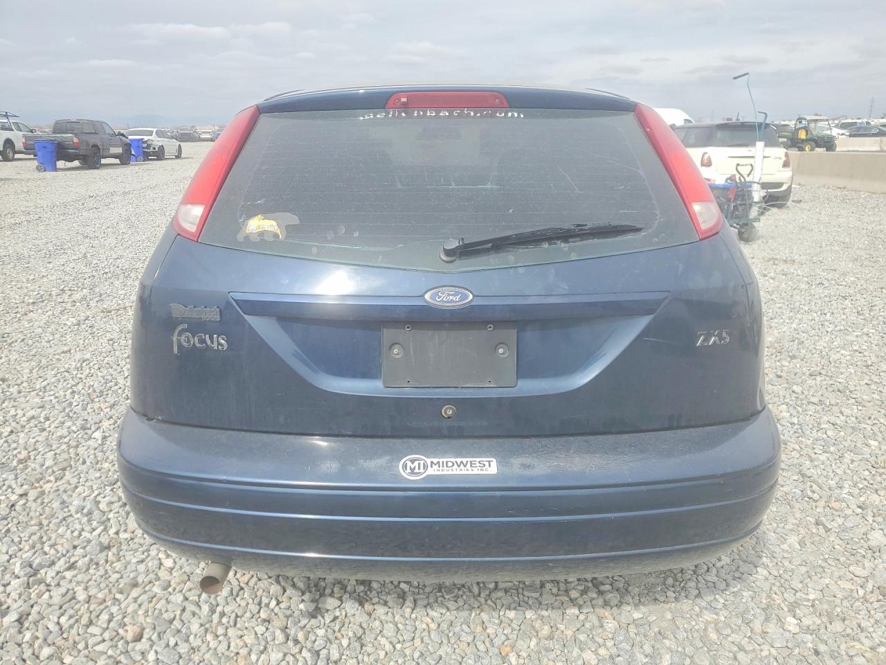 2003 Ford Focus Blue vin: 3FAHP37333R106016