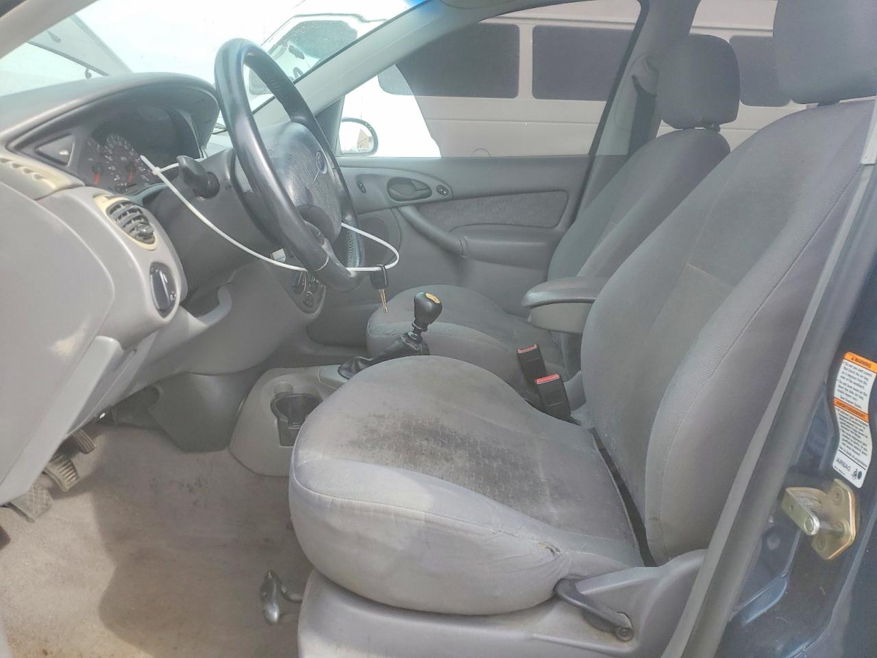 2003 Ford Focus Blue vin: 3FAHP37333R106016