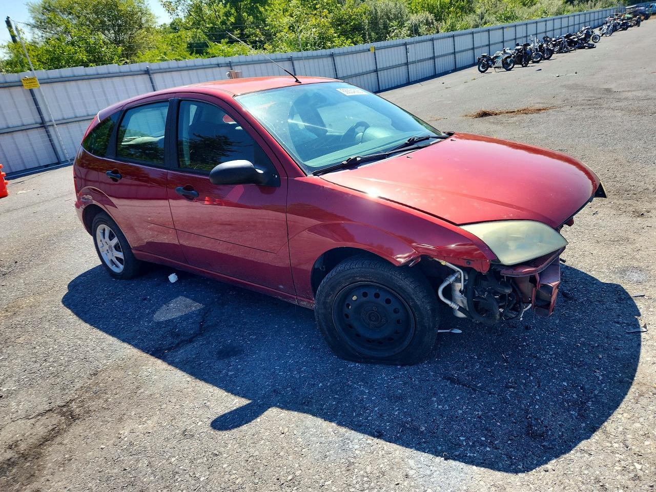 2005 Ford Focus Zx5 Red vin: 3FAHP37N45R115120