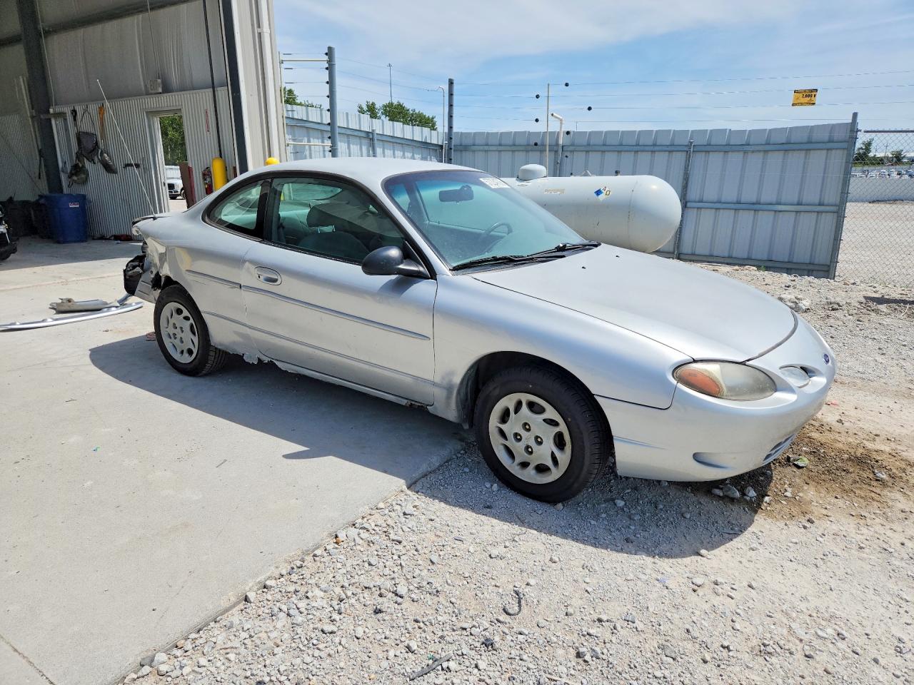 1999 Ford Escort Silver vin: 3FAKP1132XR231226