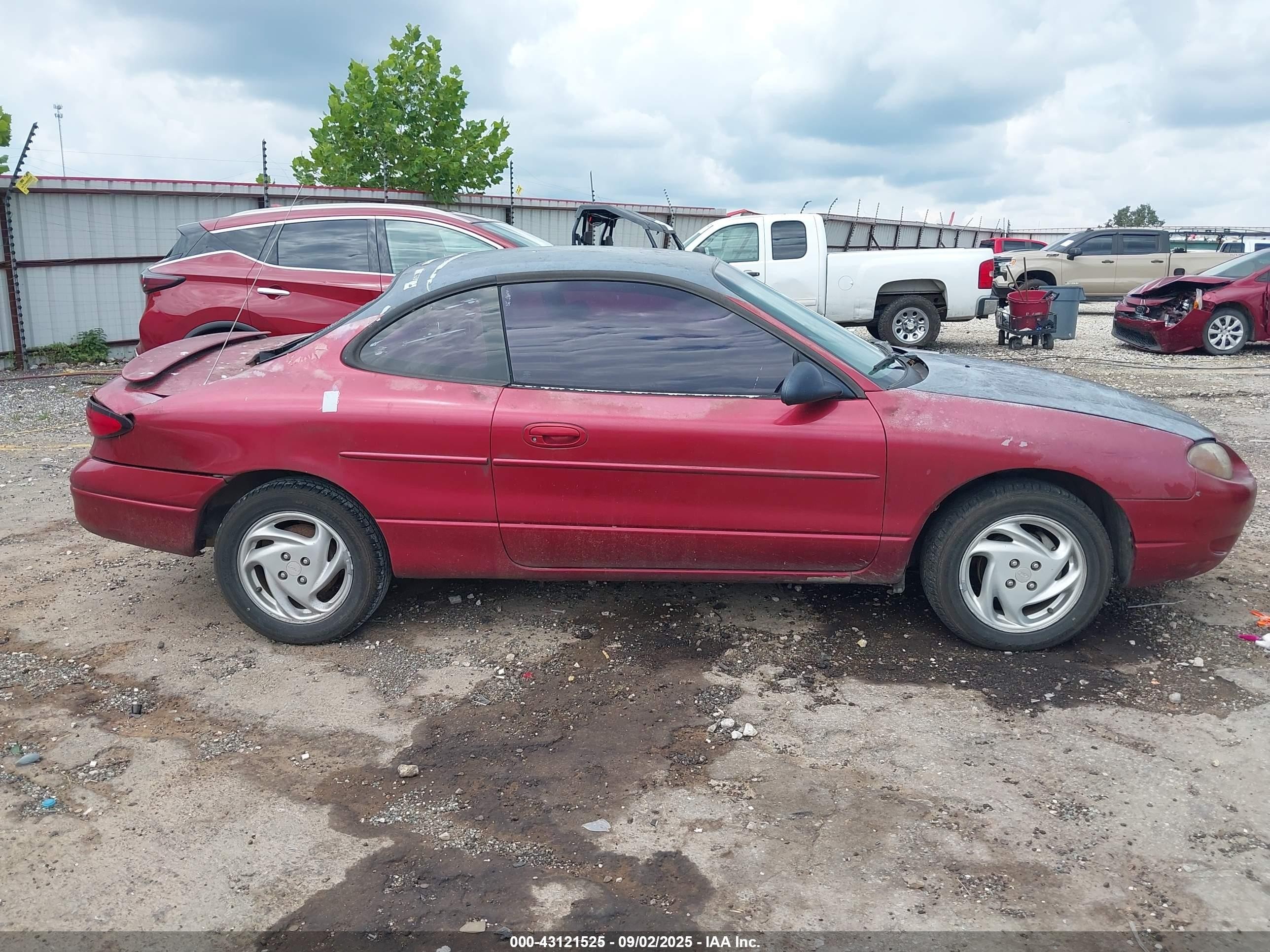 2000 Ford Escort Zx2 Red vin: 3FAKP1136YR105307