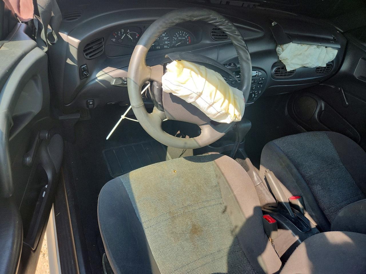 2004 Ford Escort Zx2 White vin: 3FAKP113XYR192984