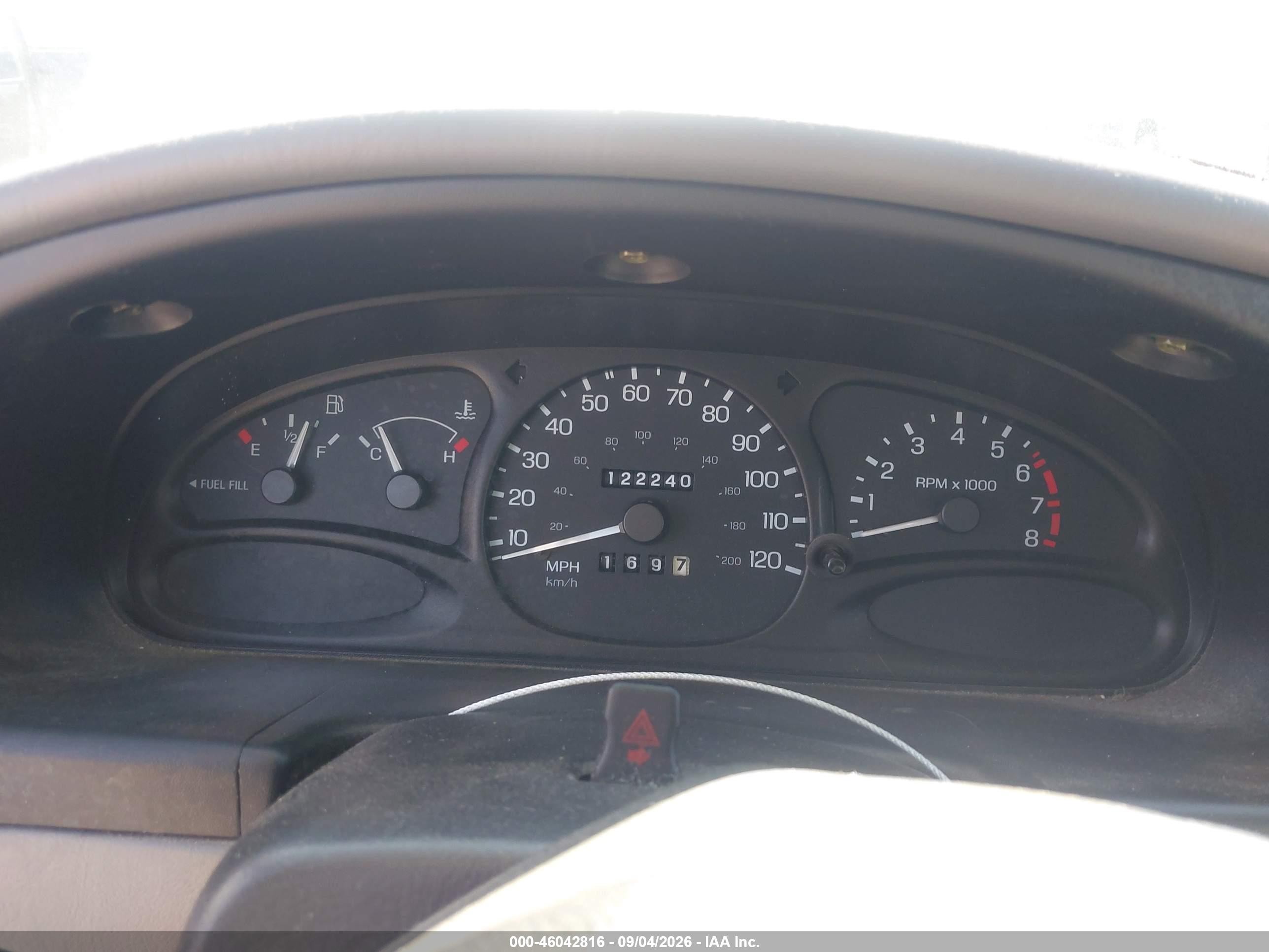 1997 Ford Escort Lx Серебряный vin: 3FALP15P3VR172055