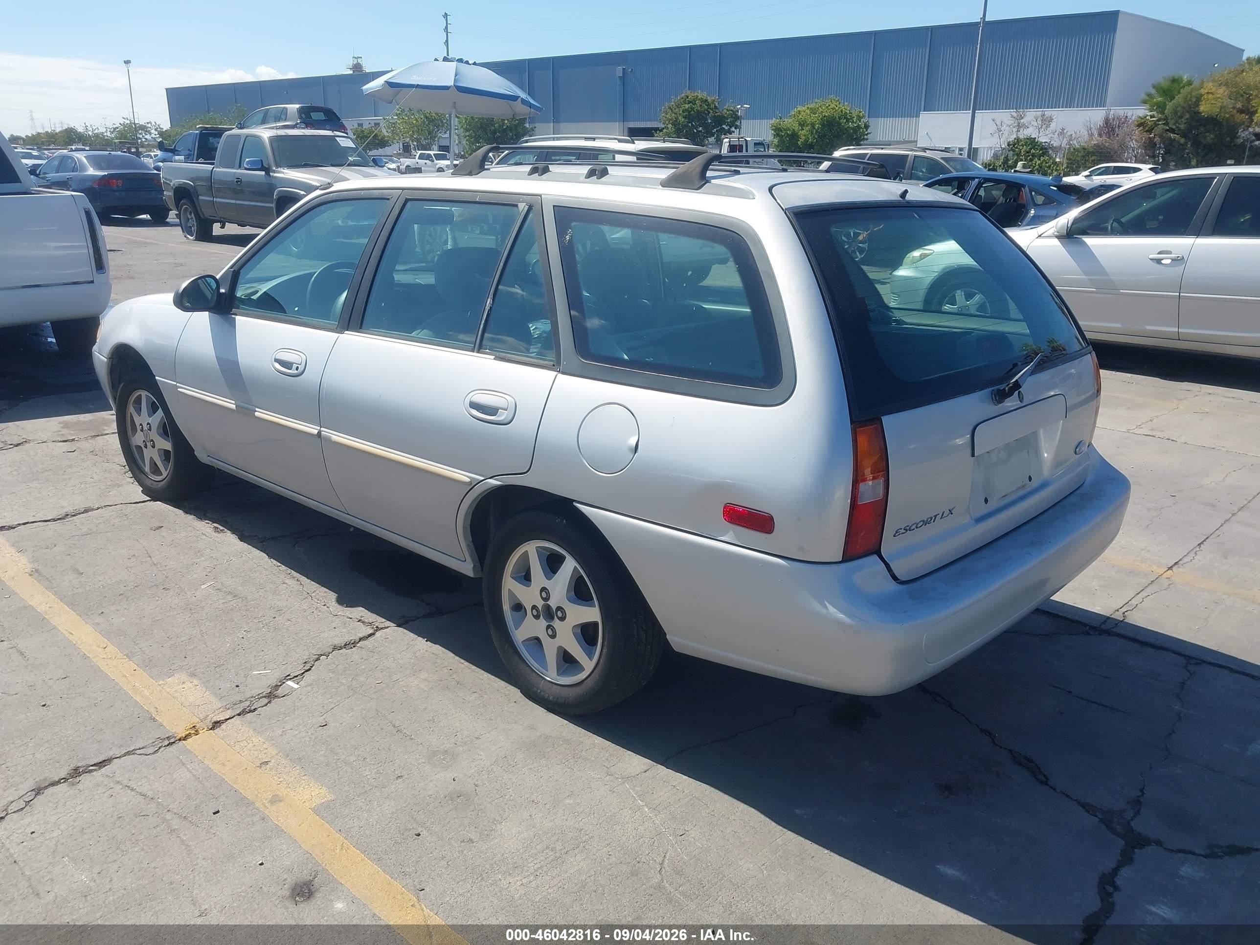 1997 Ford Escort Lx Серебряный vin: 3FALP15P3VR172055