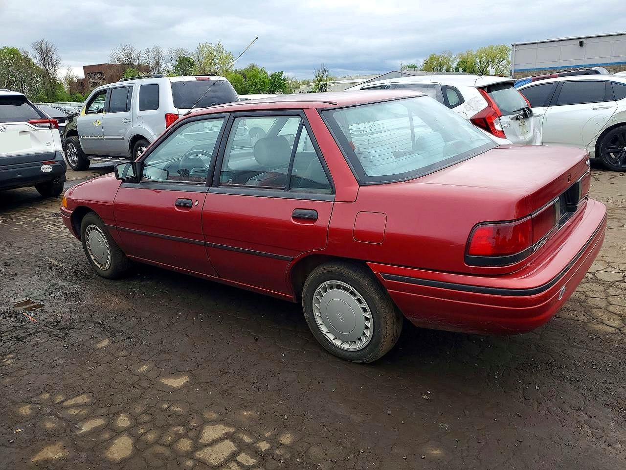 1993 Ford Escort Lx Burgundy vin: 3FAPP13J0PR158410