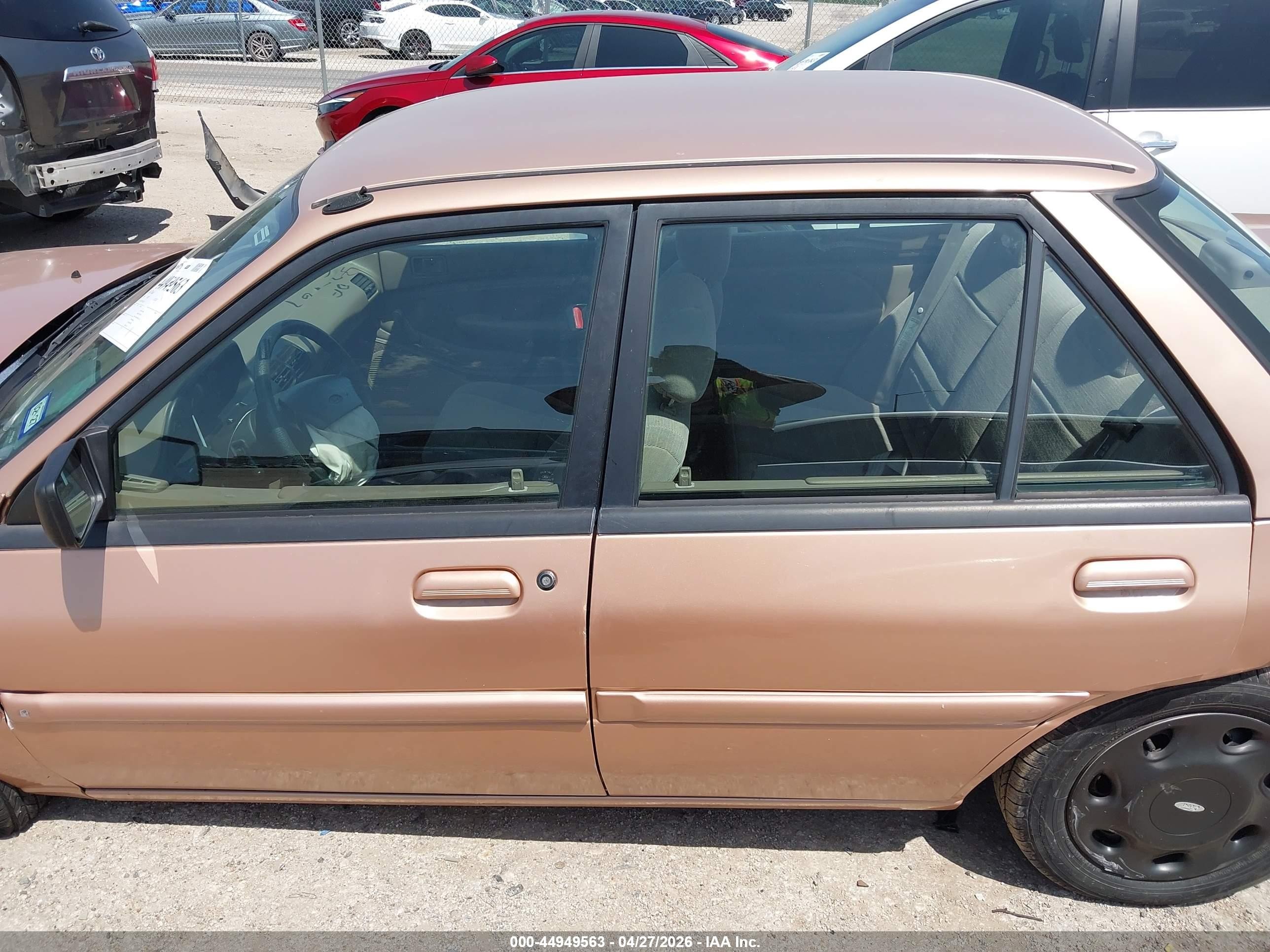 1994 Ford Escort Lx/sport Gold vin: 3FARP13J7RR141227