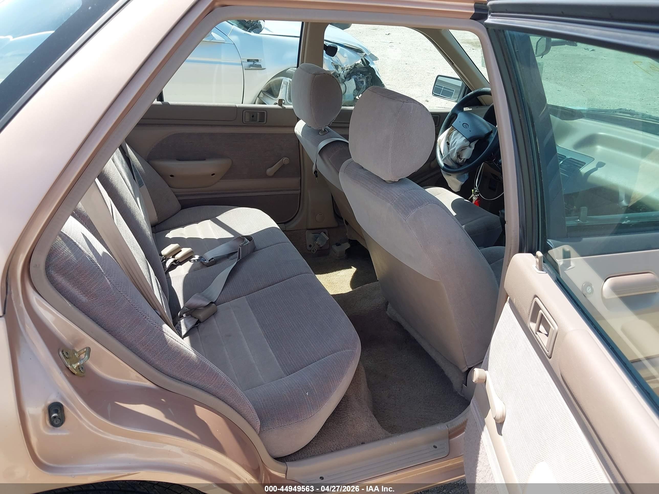 1994 Ford Escort Lx/sport Gold vin: 3FARP13J7RR141227