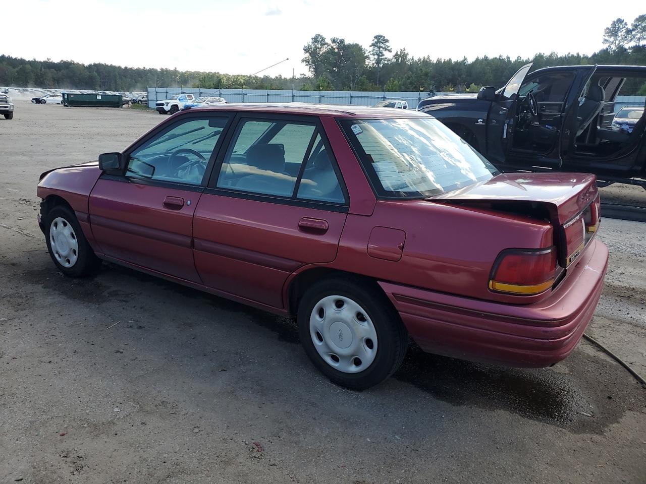 1994 Ford Escort Lx Maroon vin: 3FARP13J9RR165772