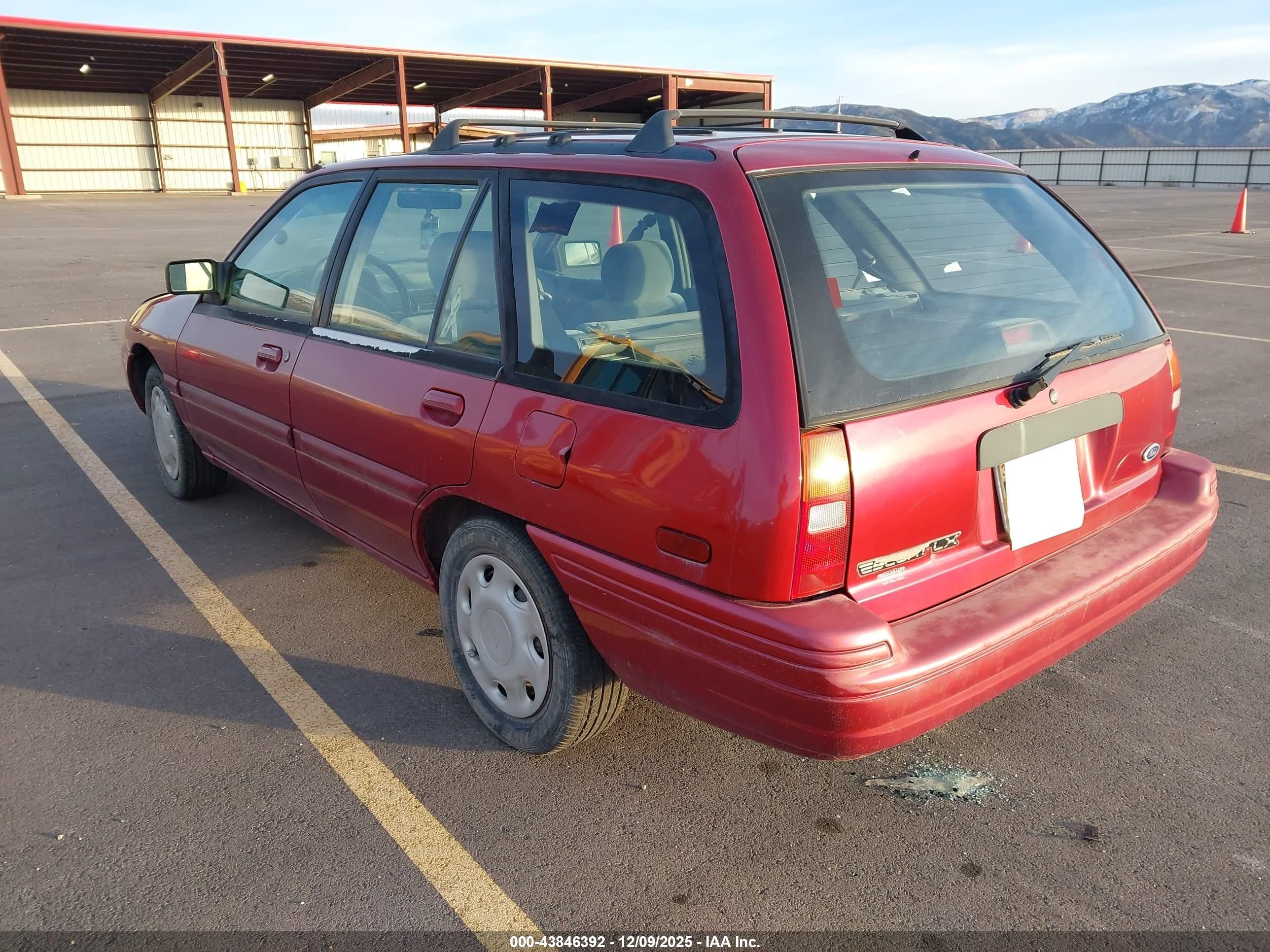 1994 Ford Escort Lx/sport Burgundy vin: 3FARP15J0RR129143