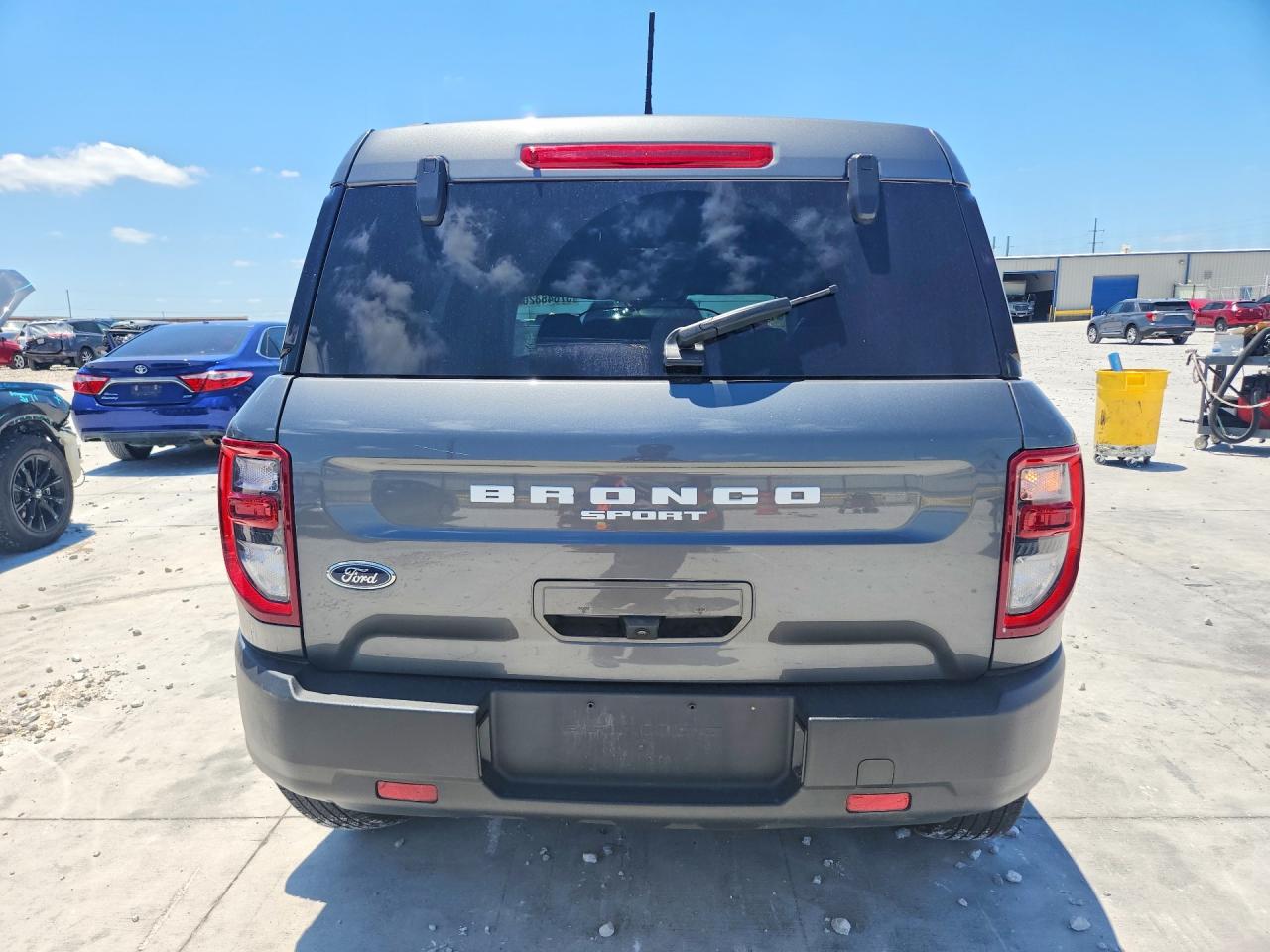 2024 Ford Bronco Sport Big Bend Серый vin: 3FMCR9B61RRE35563