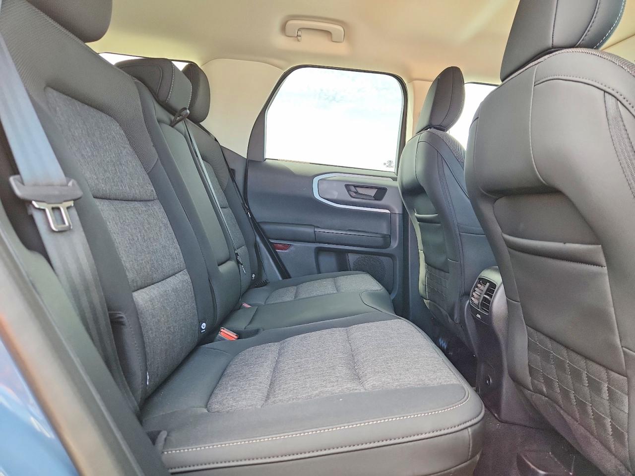 2024 Ford Bronco Sport Big Bend Синий vin: 3FMCR9B62RRF66047