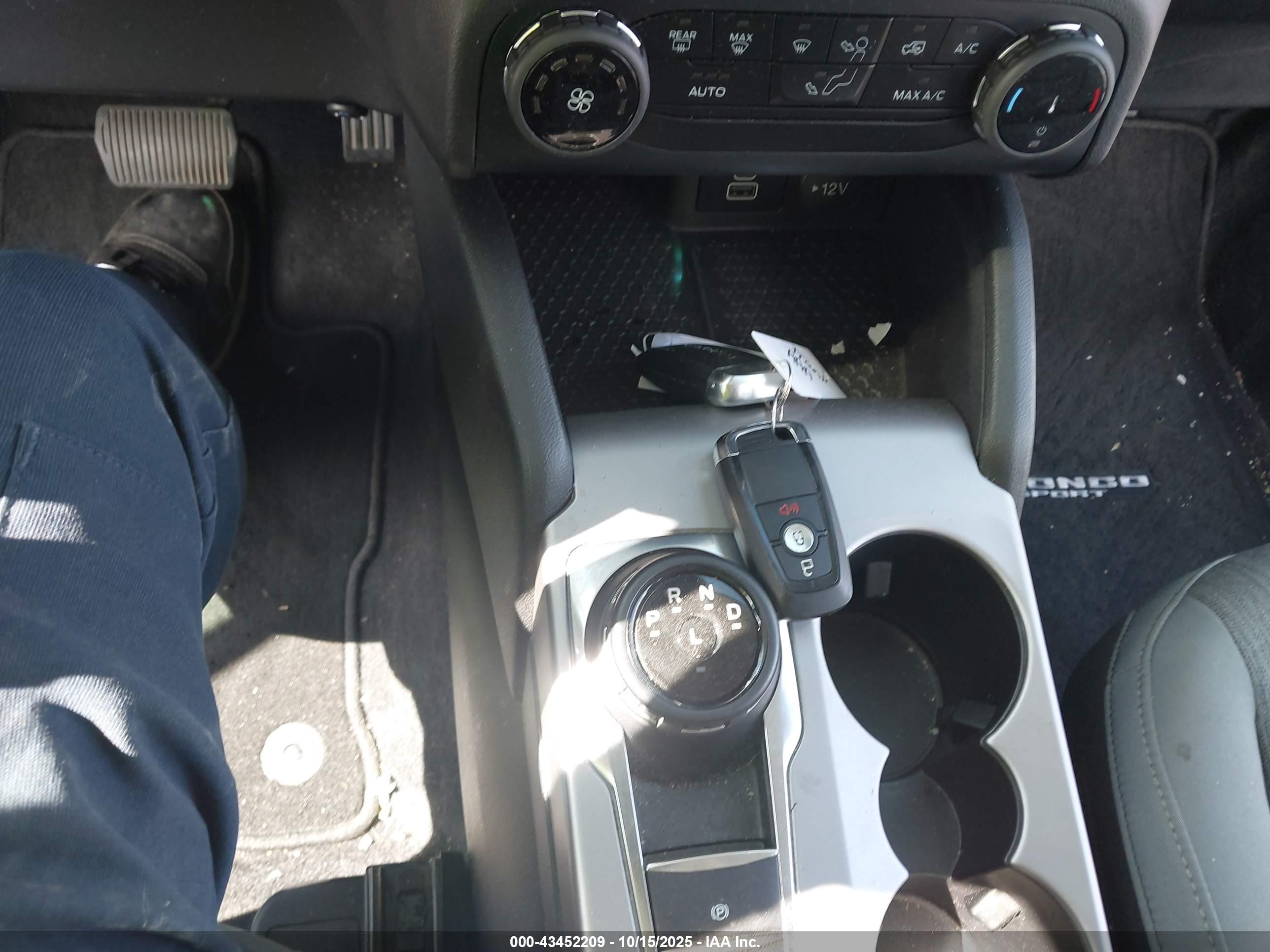 2024 Ford Bronco Sport Big Bend Серый vin: 3FMCR9B67RRE71998