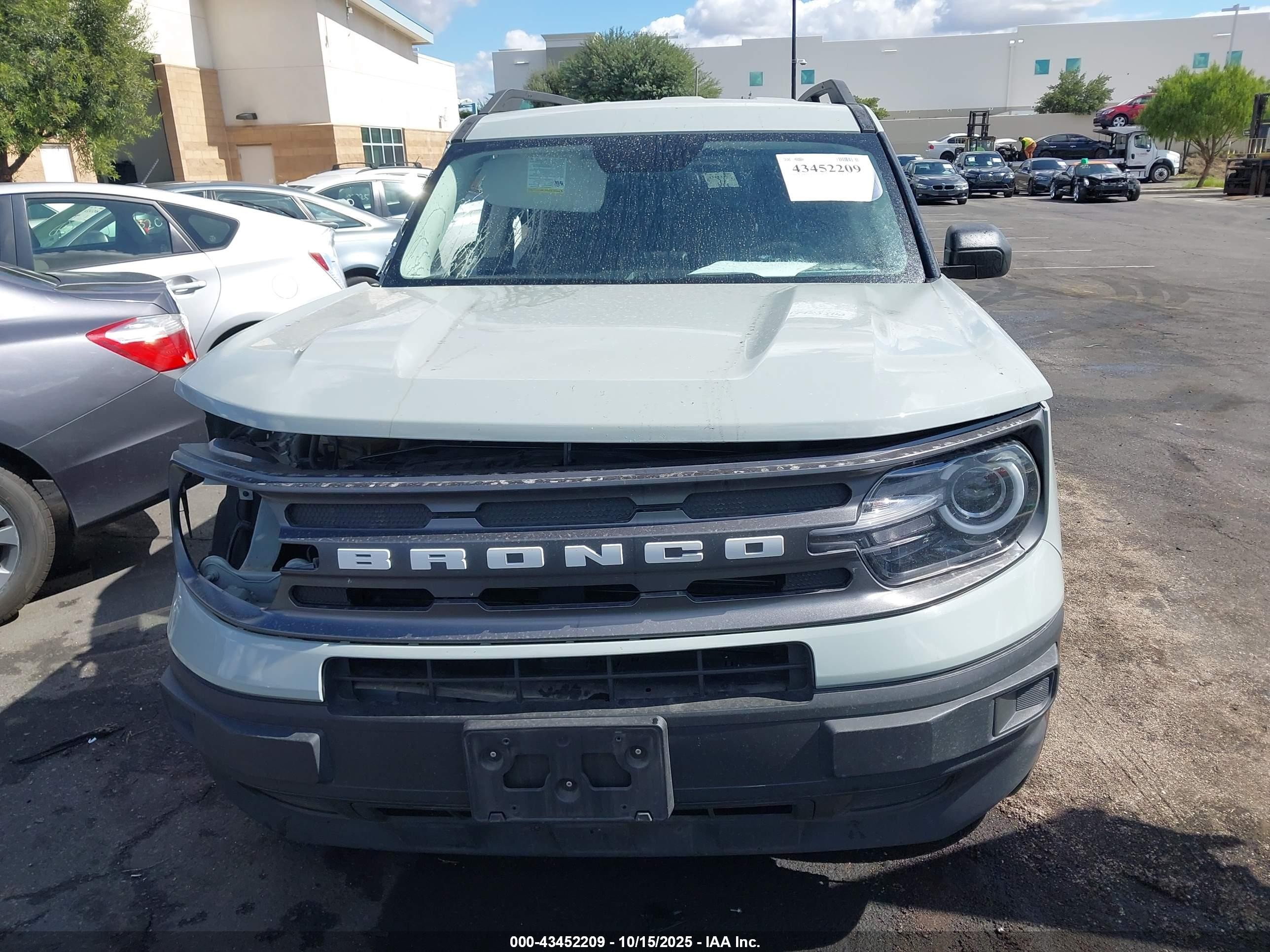 2024 Ford Bronco Sport Big Bend Серый vin: 3FMCR9B67RRE71998