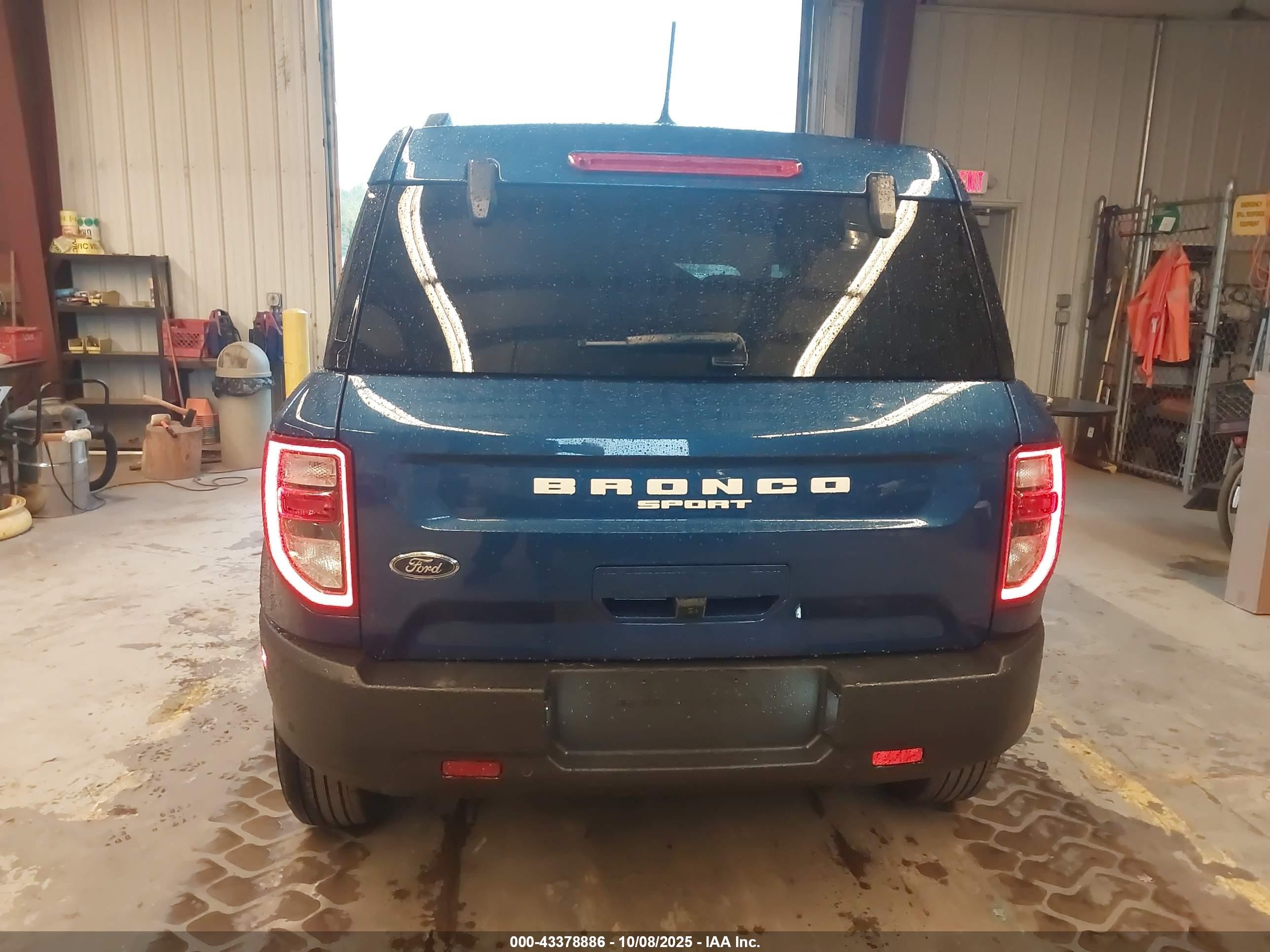 2024 Ford Bronco Sport Big Bend Синий vin: 3FMCR9B69RRF51965