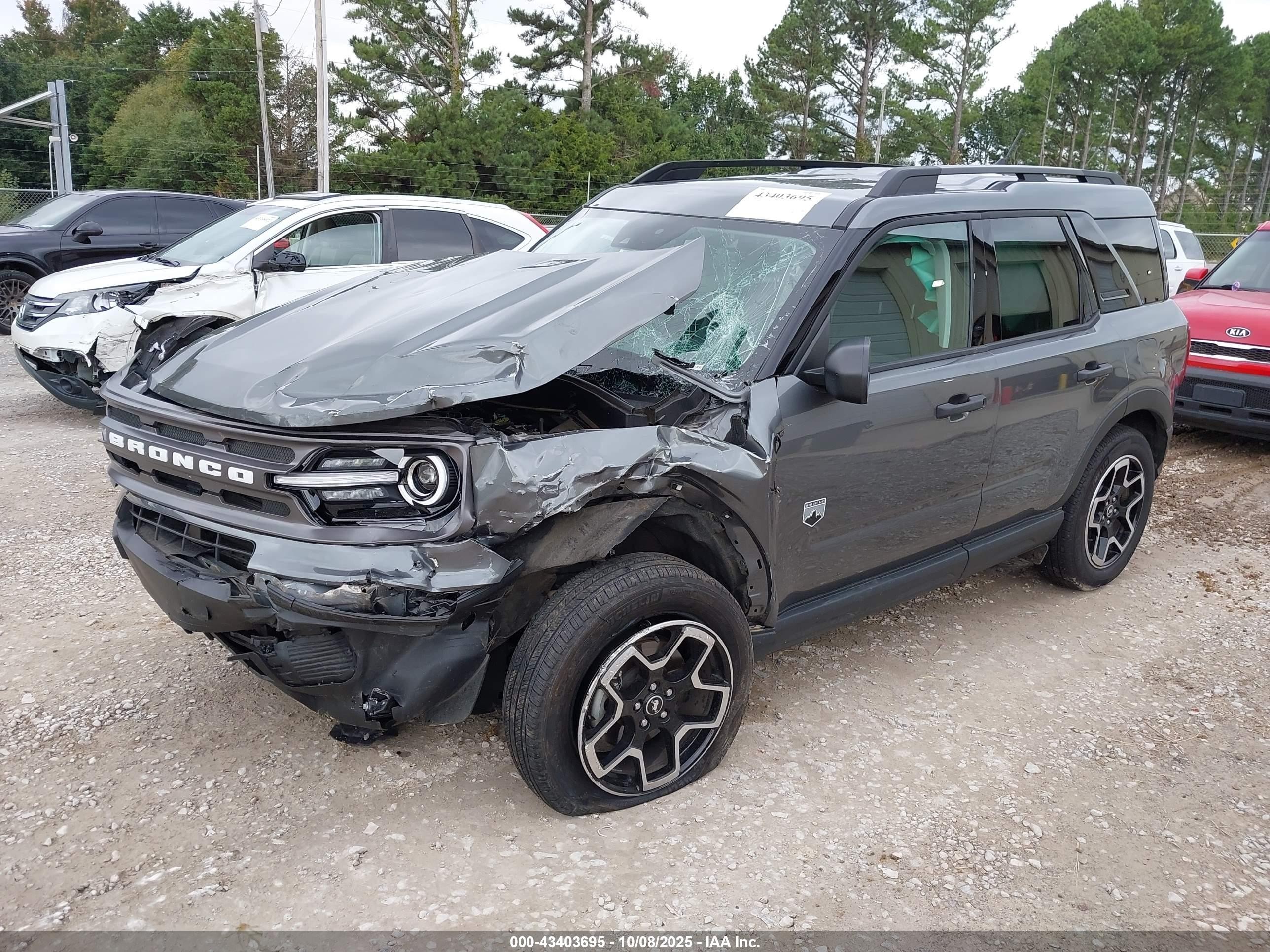 2024 Ford Bronco Sport Big Bend Серый vin: 3FMCR9B69RRF69320