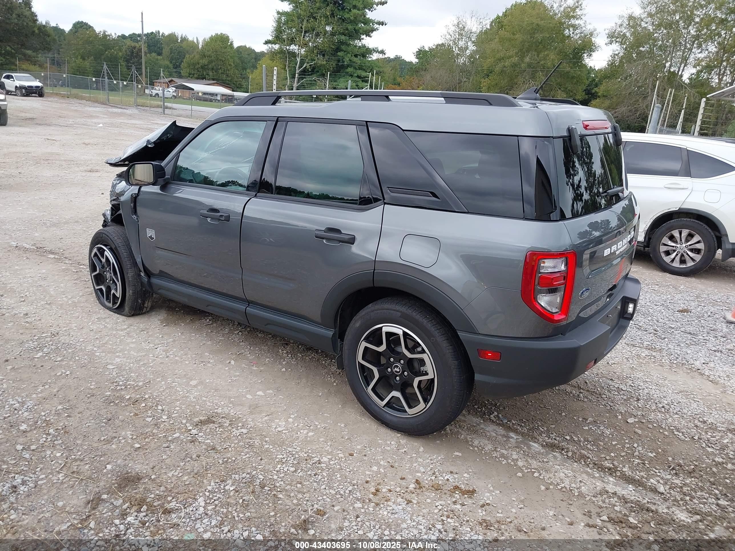 2024 Ford Bronco Sport Big Bend Серый vin: 3FMCR9B69RRF69320