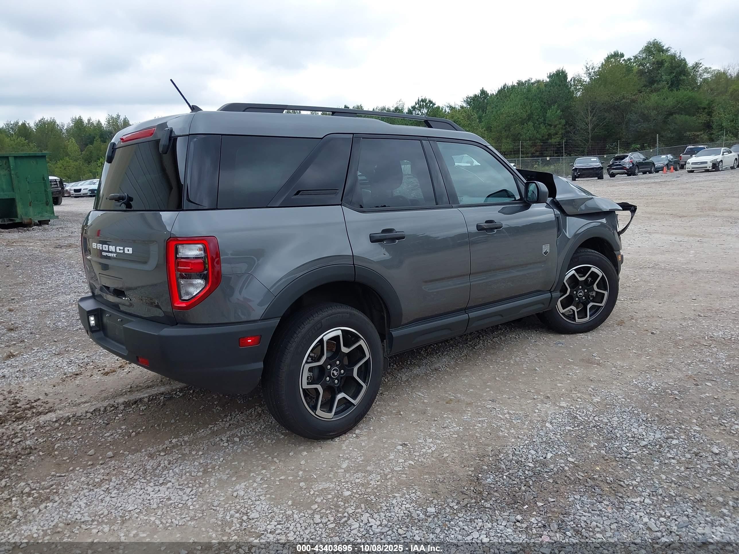 2024 Ford Bronco Sport Big Bend Серый vin: 3FMCR9B69RRF69320