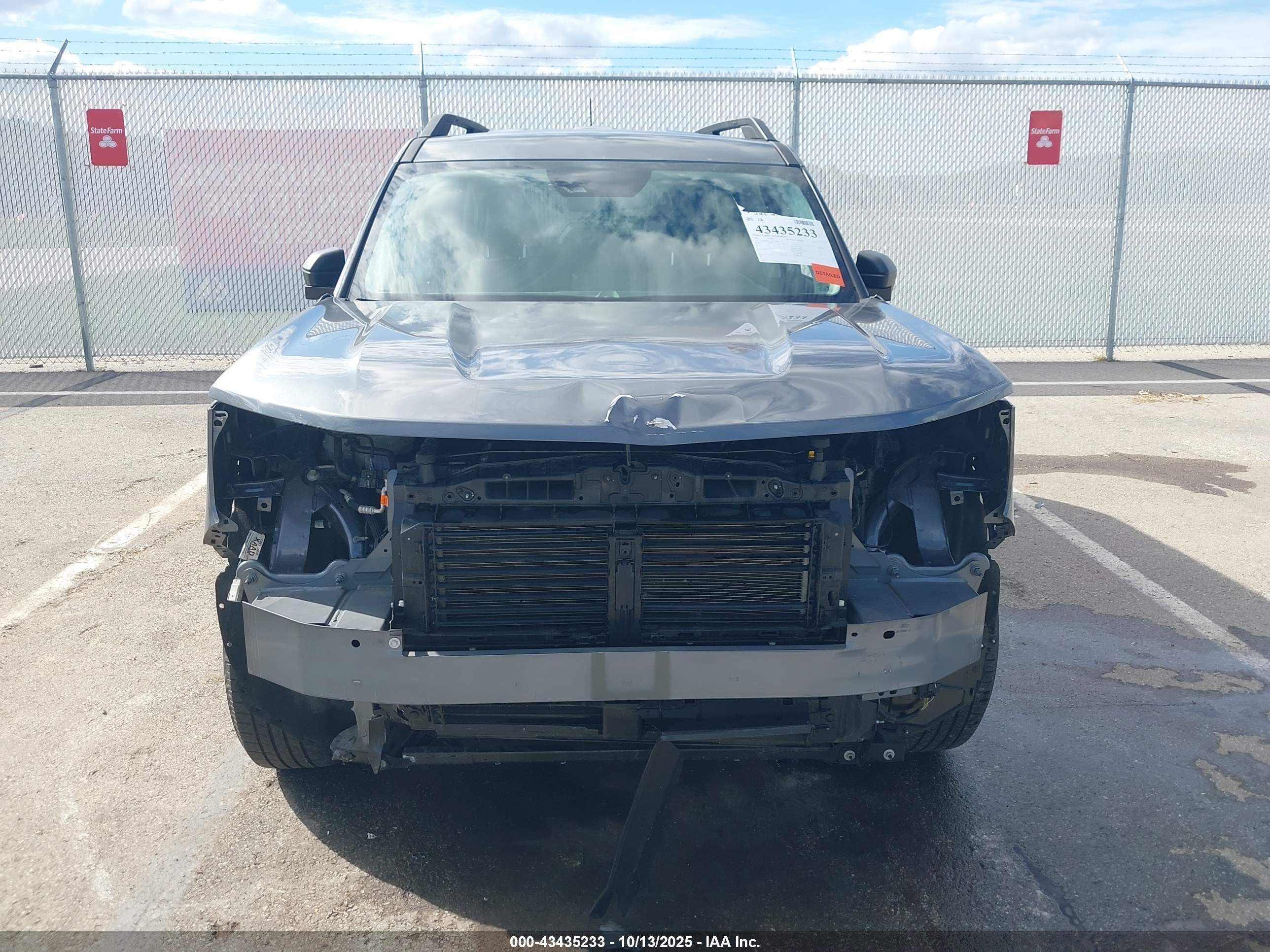 2021 Ford Bronco Sport Big Bend Серый vin: 3FMCR9B6XMRA10058