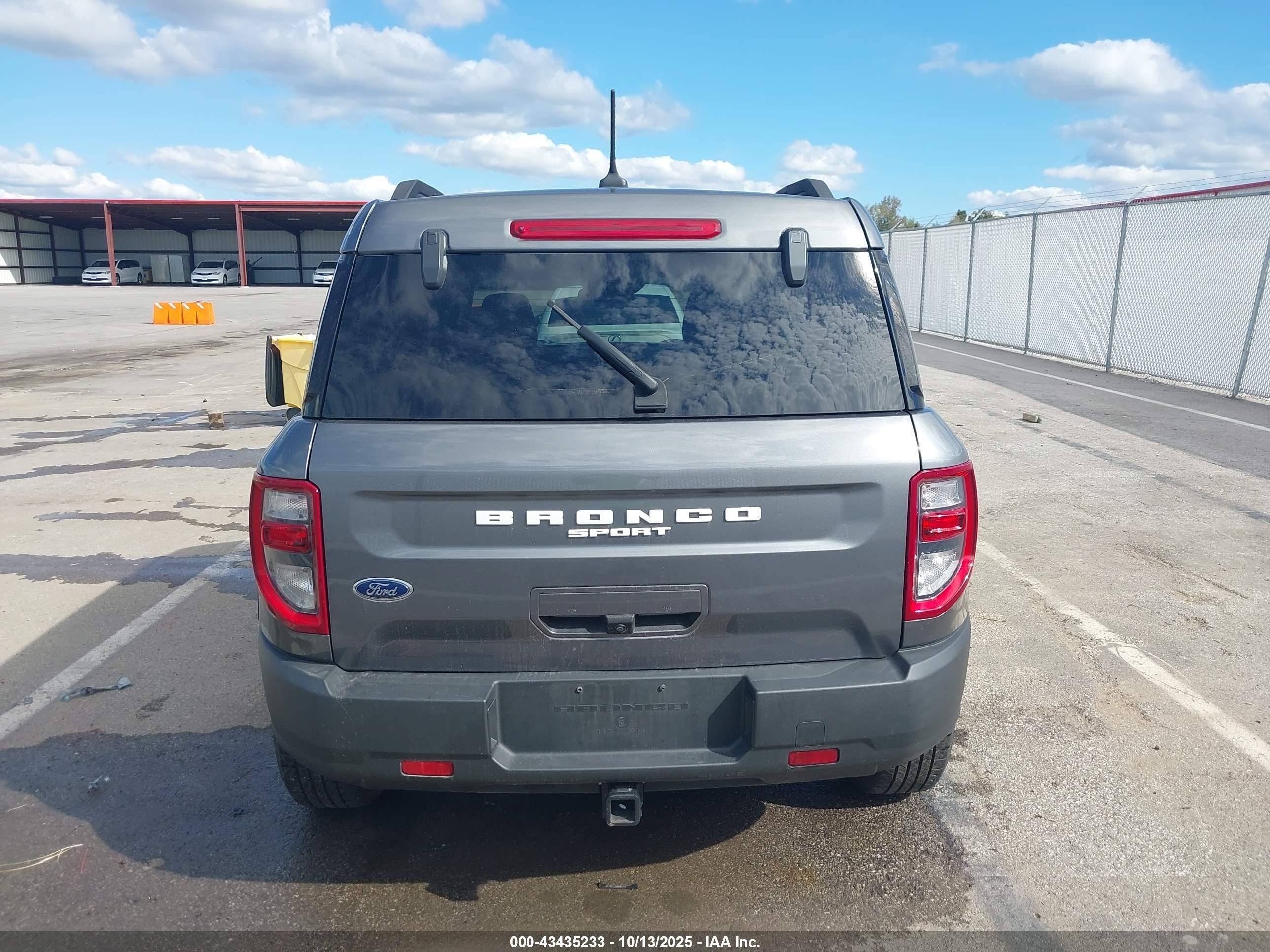 2021 Ford Bronco Sport Big Bend Серый vin: 3FMCR9B6XMRA10058