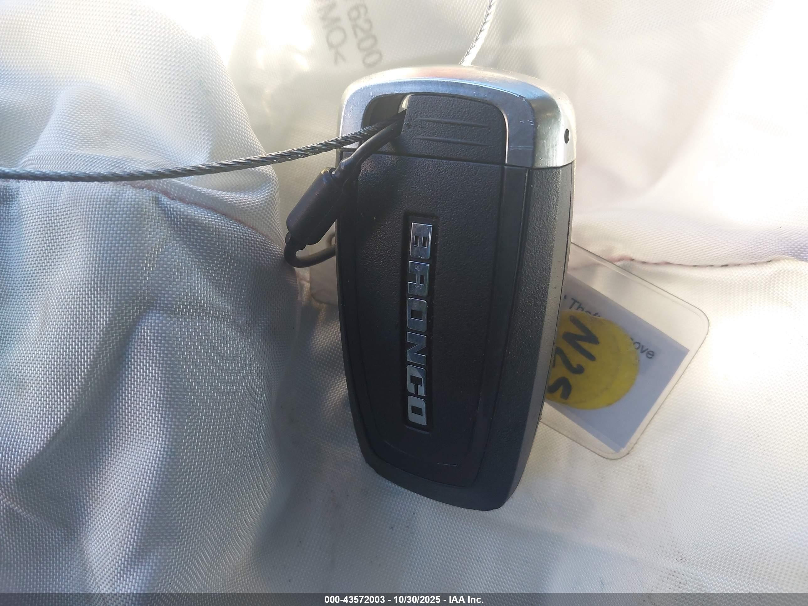 2024 Ford Bronco Sport Big Bend Синий vin: 3FMCR9B6XRRE86009