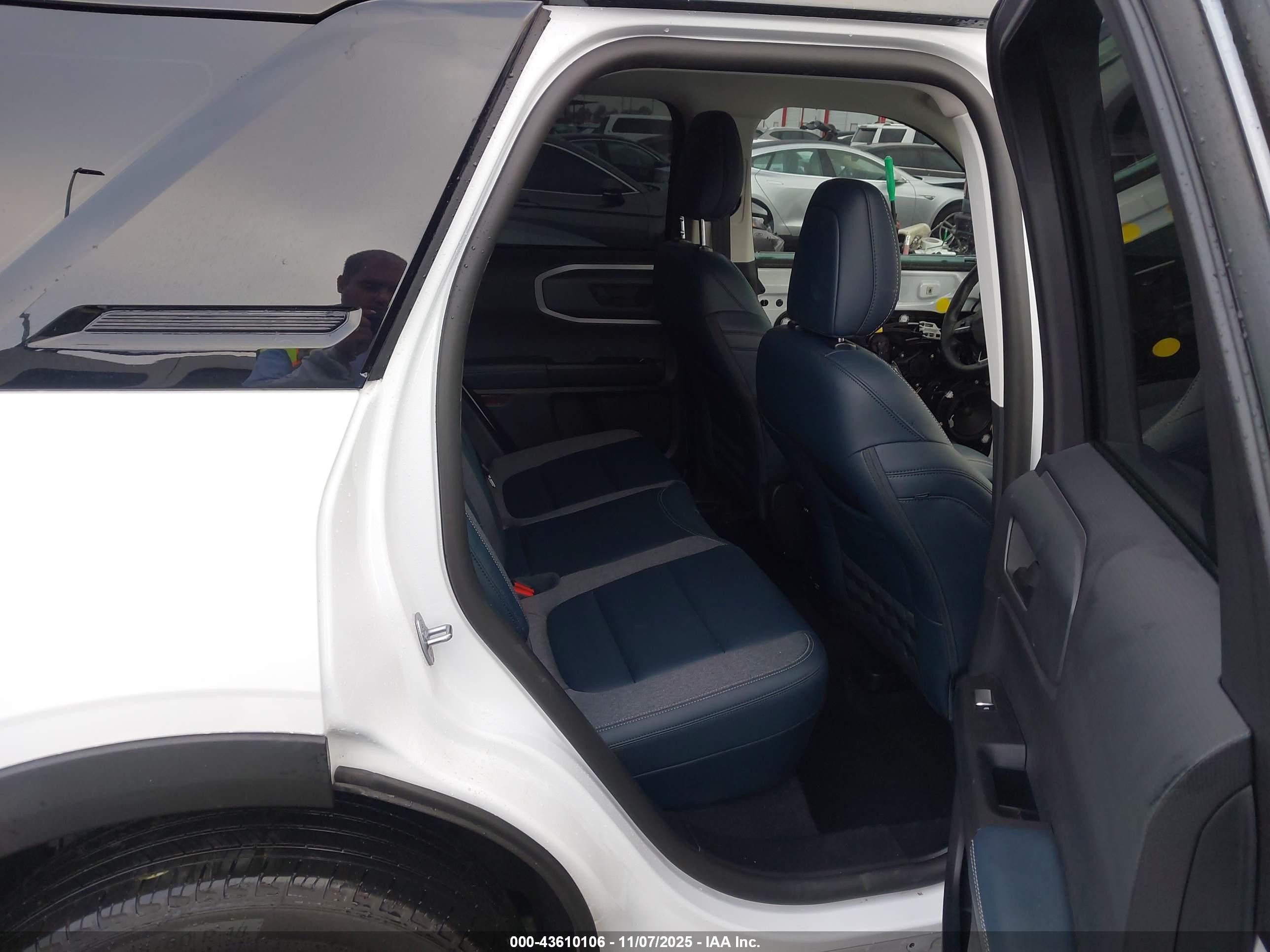 2024 Ford Bronco Sport Outer Banks Белый vin: 3FMCR9C60RRF14219
