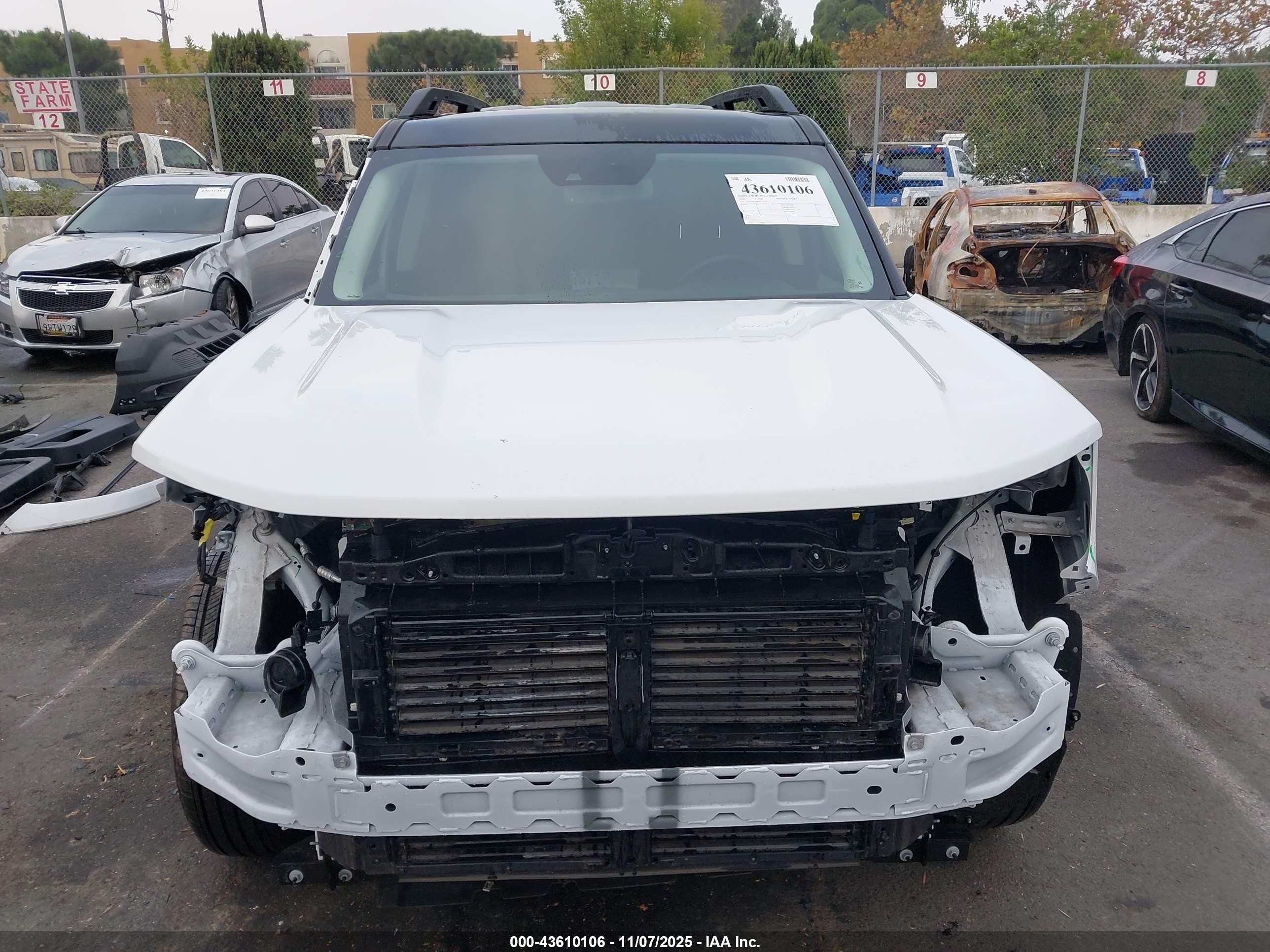 2024 Ford Bronco Sport Outer Banks Белый vin: 3FMCR9C60RRF14219
