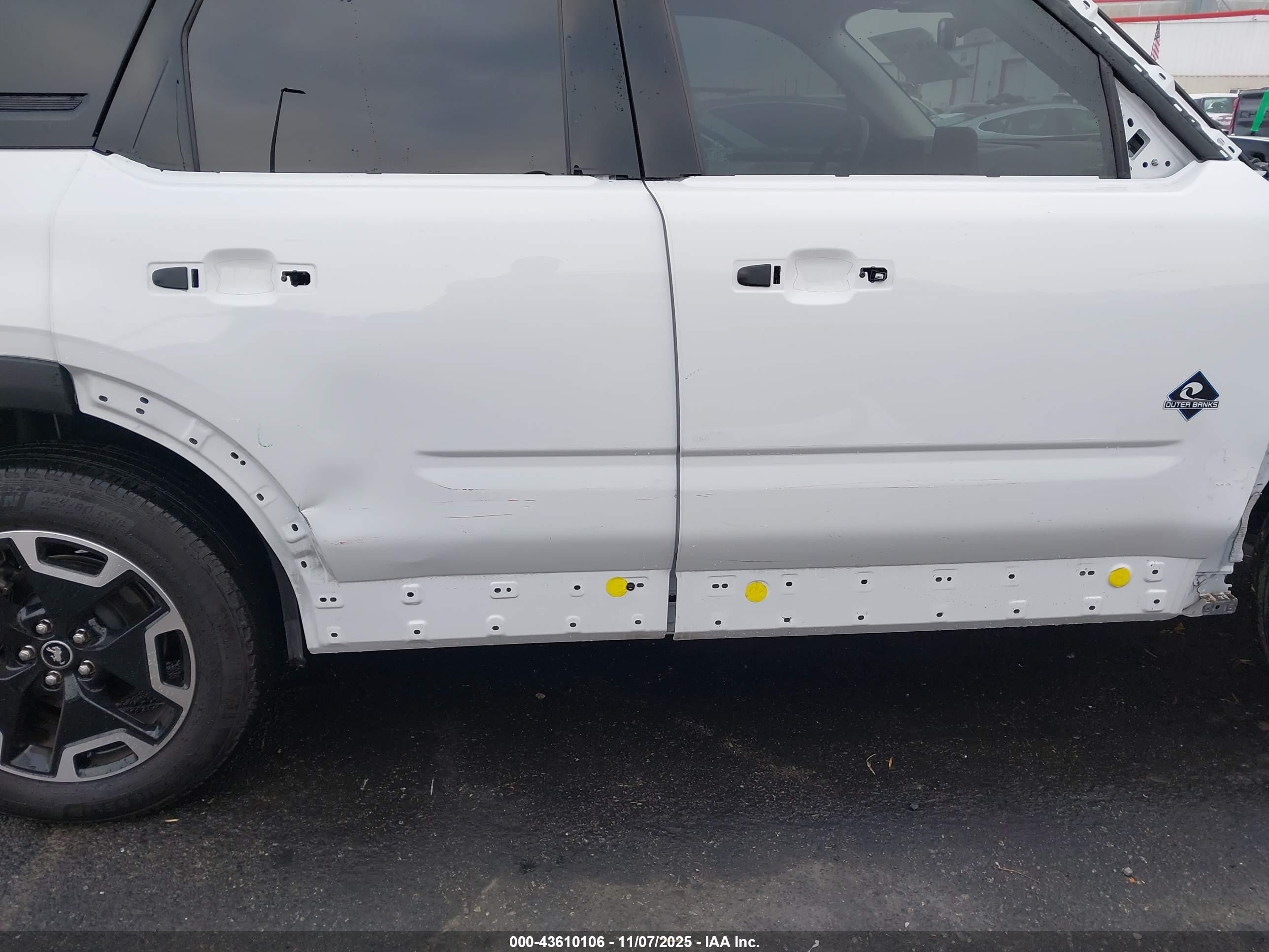2024 Ford Bronco Sport Outer Banks Белый vin: 3FMCR9C60RRF14219