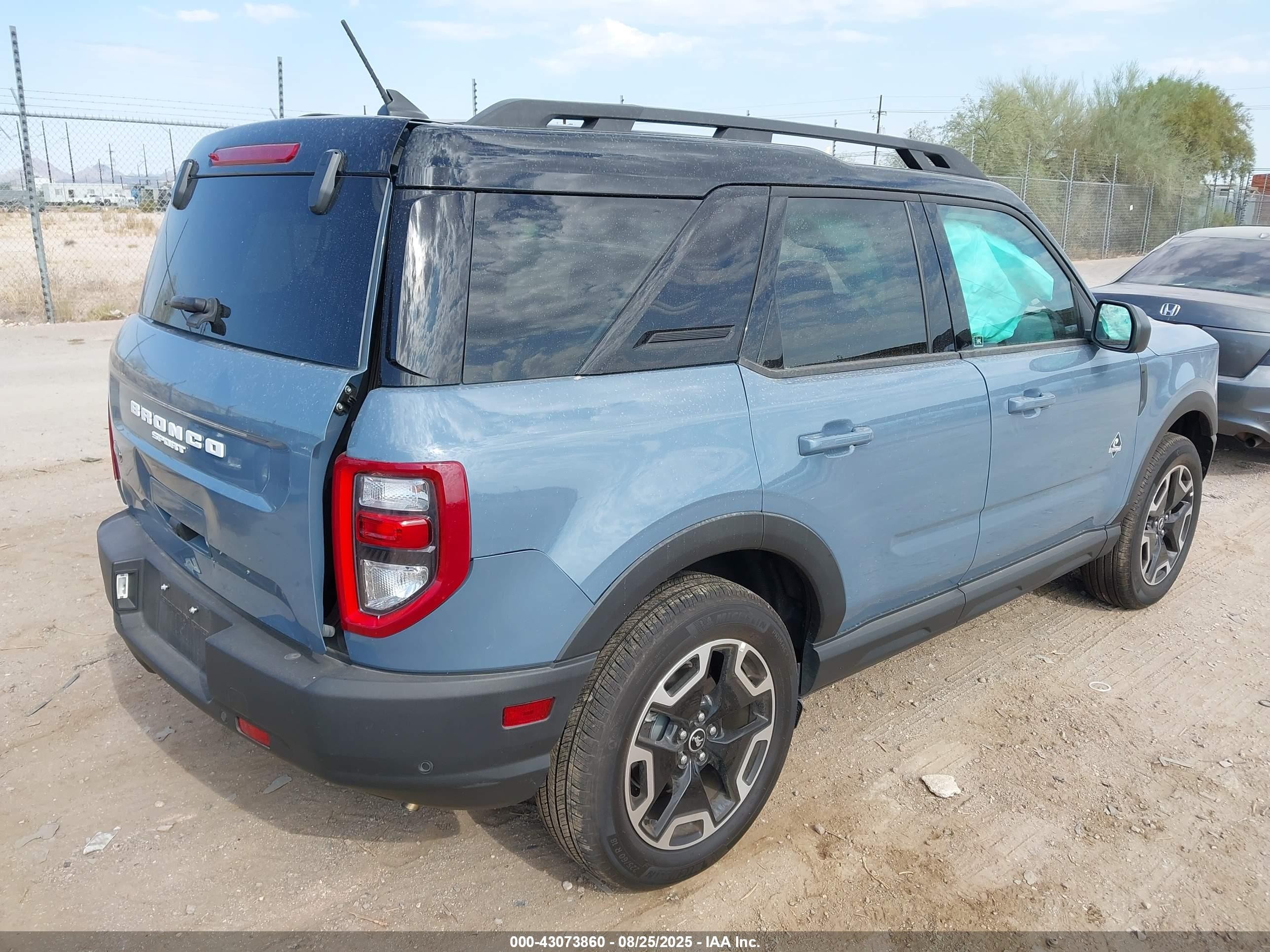 2024 Ford Bronco Sport Outer Banks Синий vin: 3FMCR9C62RRE90425
