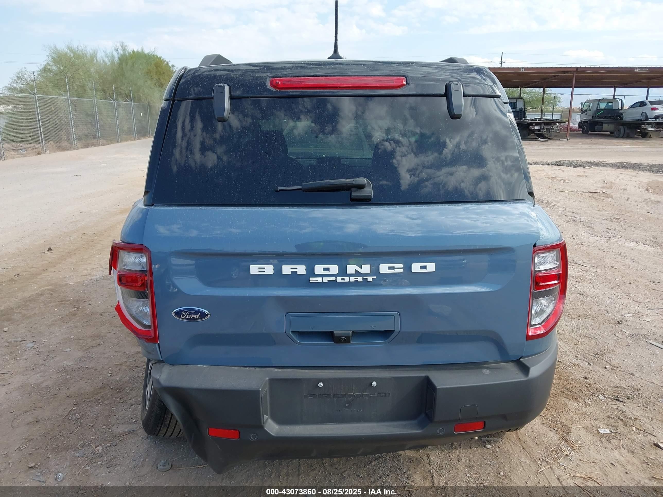 2024 Ford Bronco Sport Outer Banks Синий vin: 3FMCR9C62RRE90425