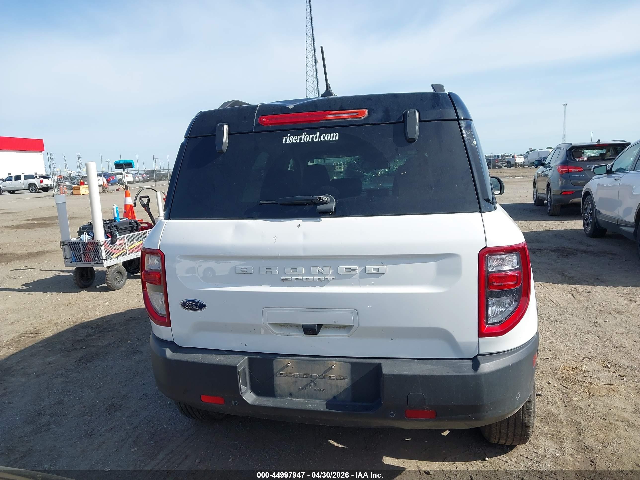 2024 Ford Bronco Sport Outer Banks Белый vin: 3FMCR9C63RRF21939