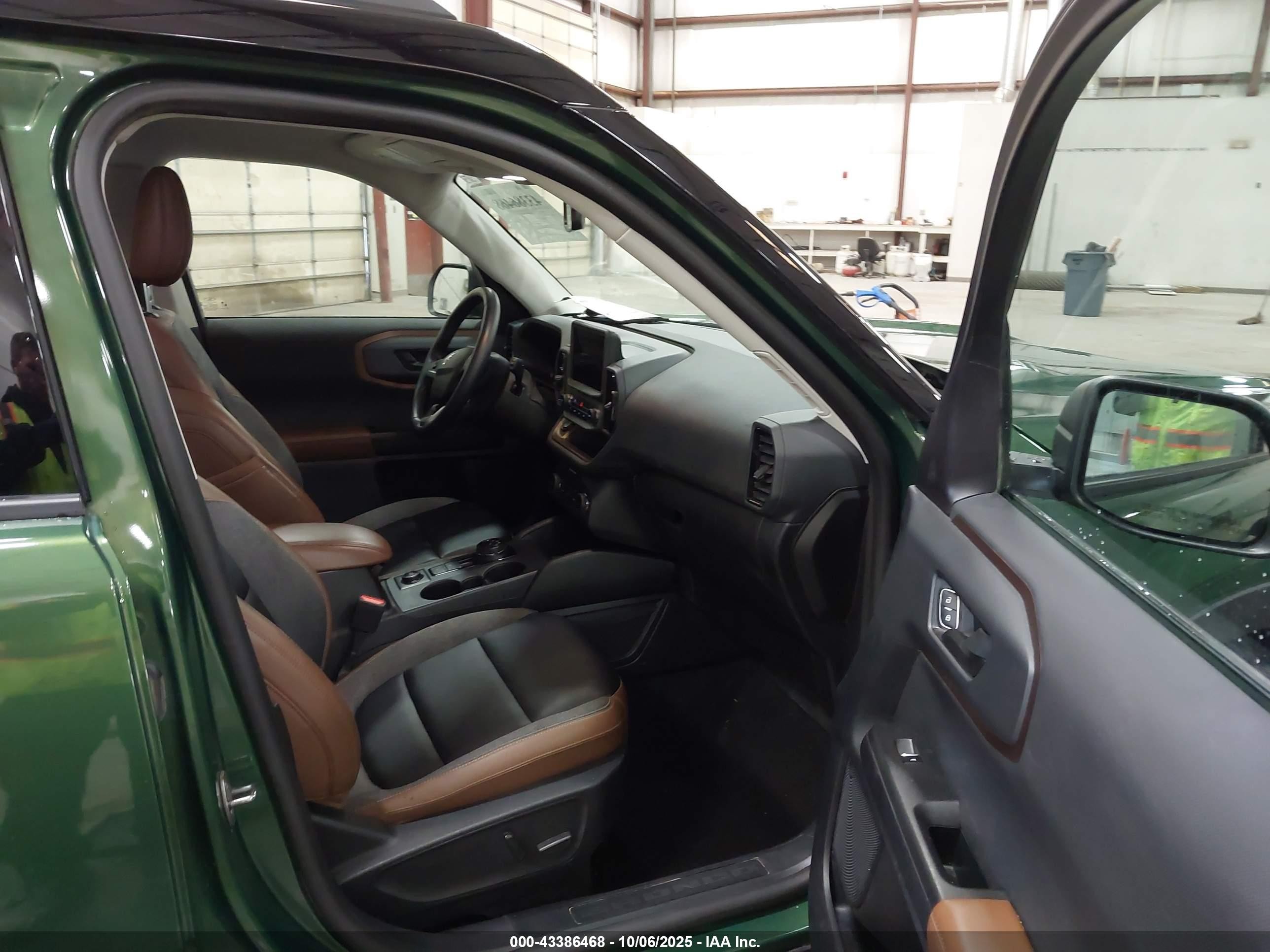 2024 Ford Bronco Sport Outer Banks Gray vin: 3FMCR9C64RRE64232