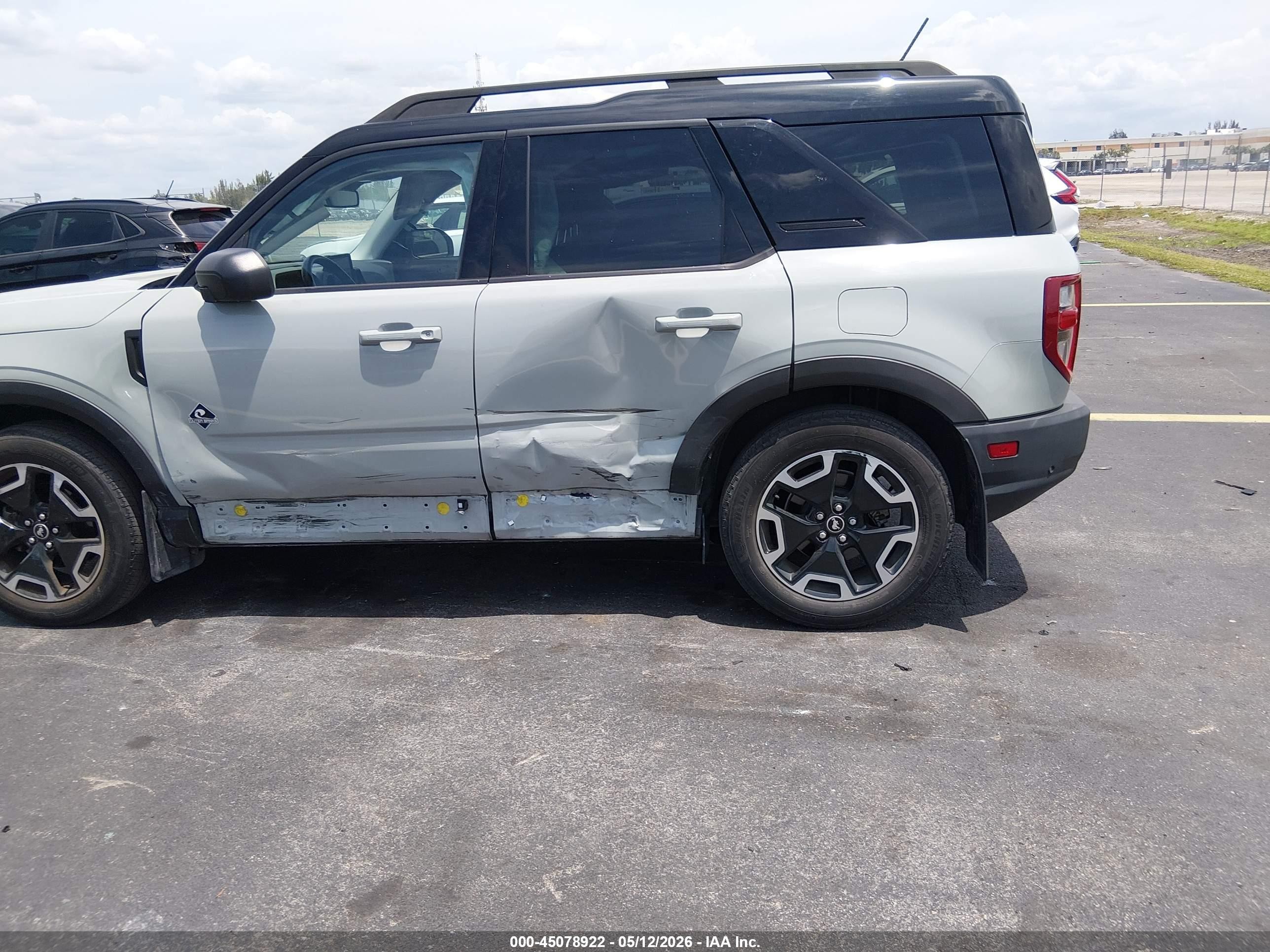 2021 Ford Bronco Sport Outer Banks Кремовый vin: 3FMCR9C6XMRA41664