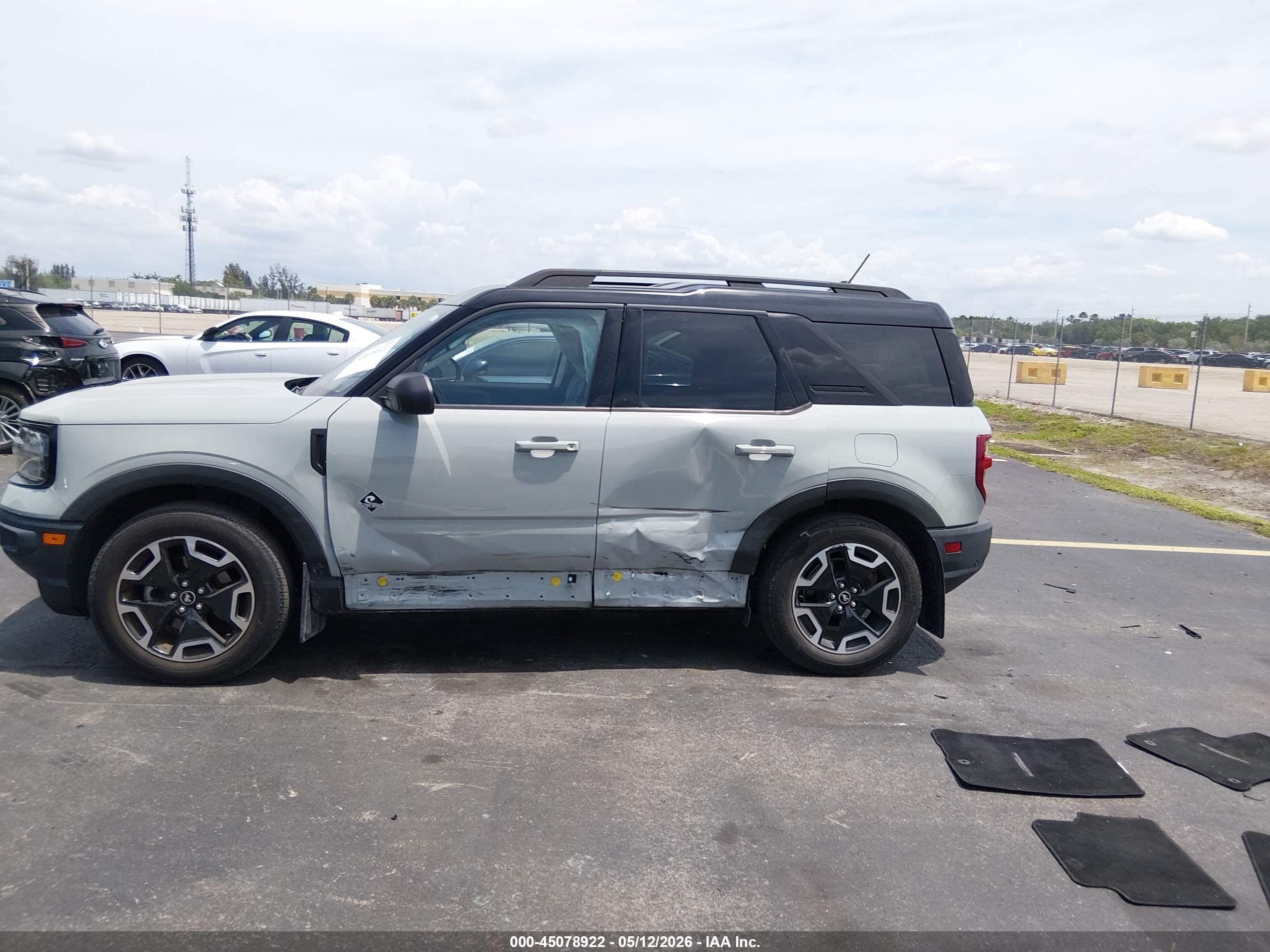 2021 Ford Bronco Sport Outer Banks Кремовый vin: 3FMCR9C6XMRA41664