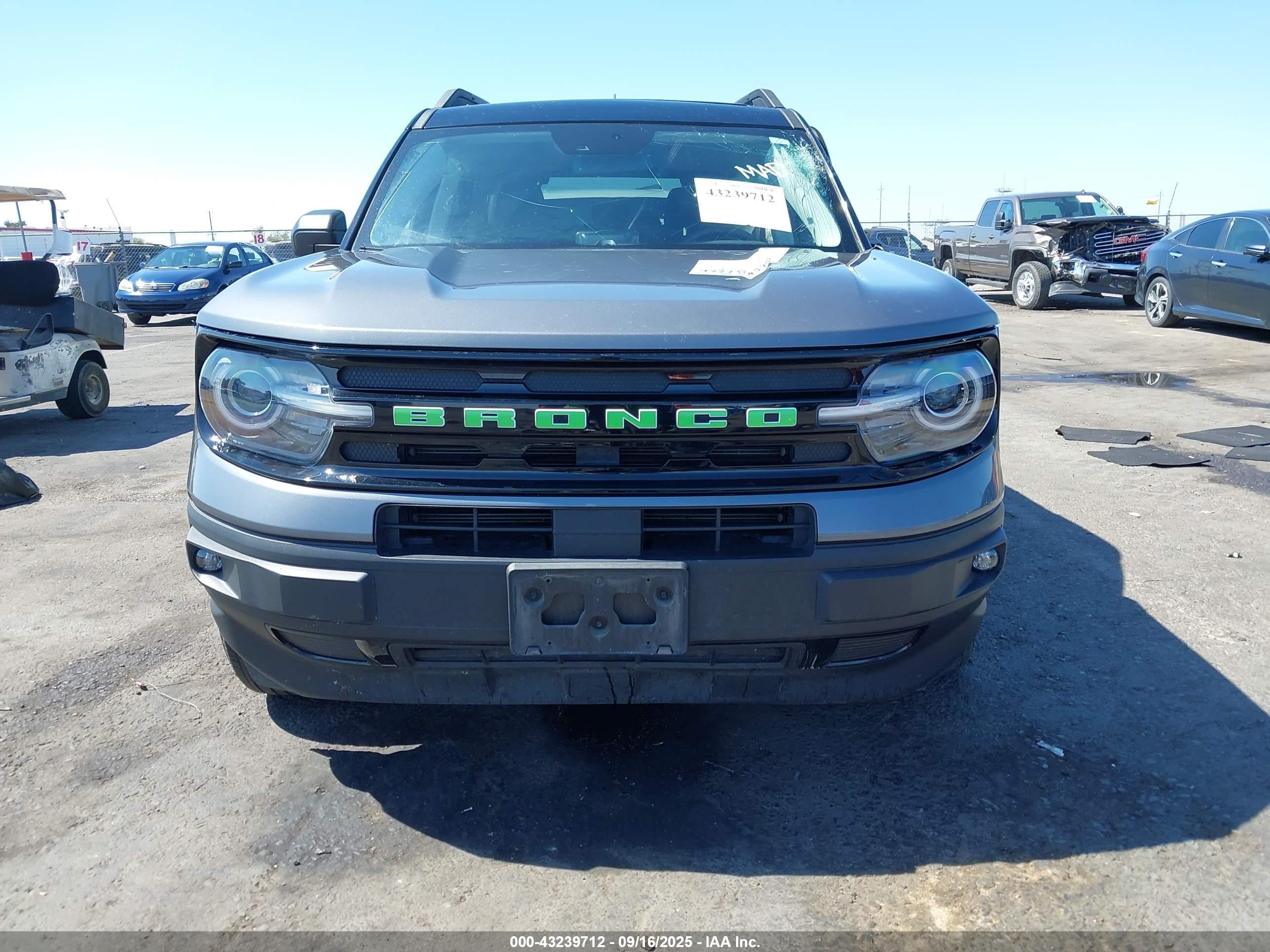2021 Ford Bronco Sport Outer Banks Серый vin: 3FMCR9C6XMRB05850