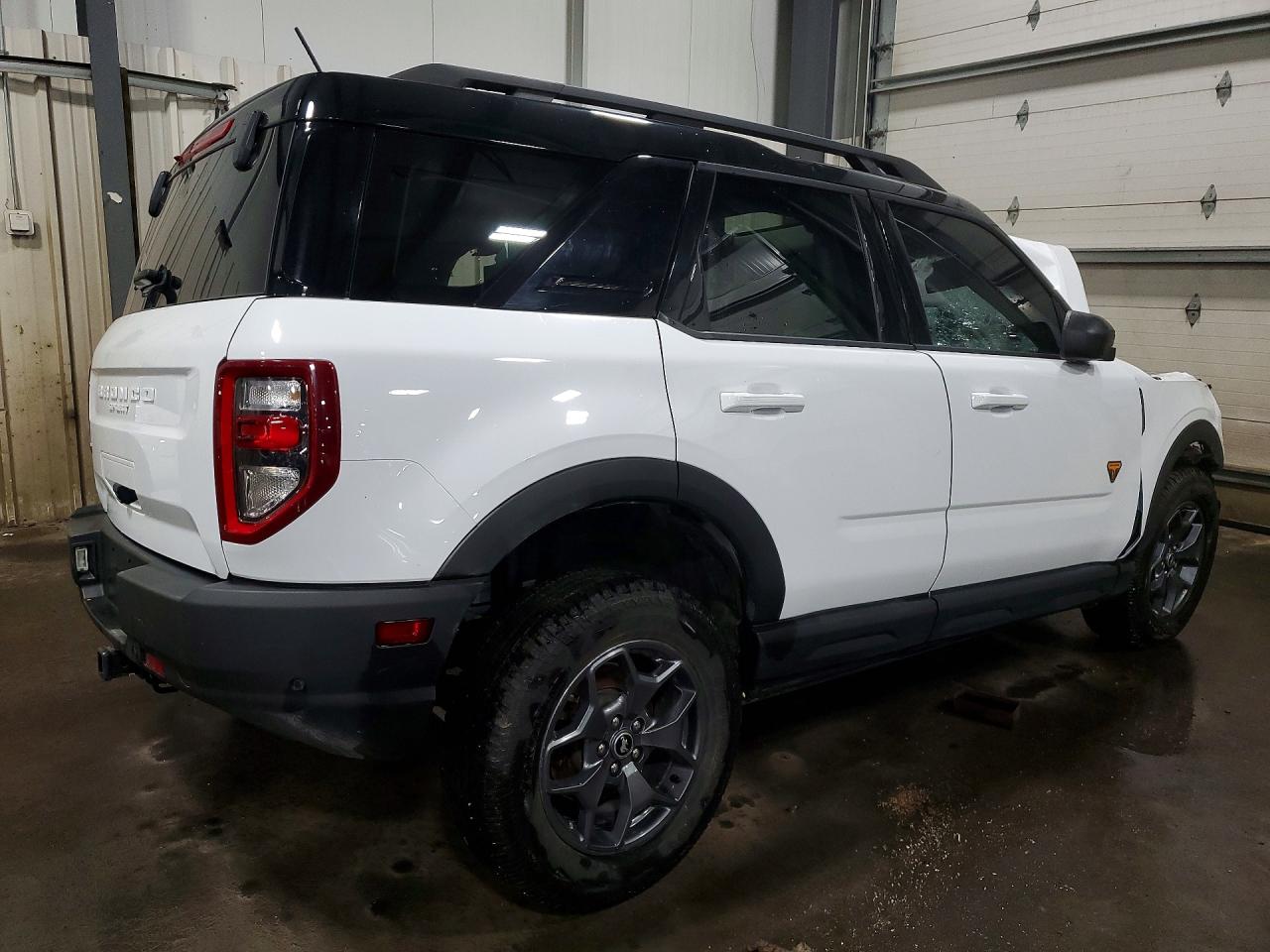 2021 Ford Bronco Sport Badlands Белый vin: 3FMCR9D90MRA73354