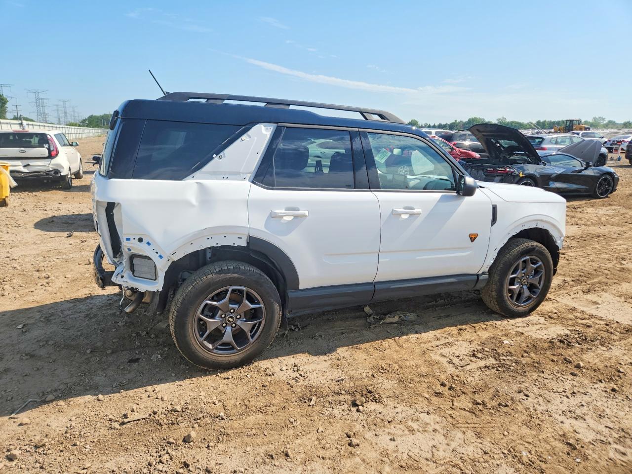 2024 Ford Bronco Sport Badlands White vin: 3FMCR9D92RRF21584