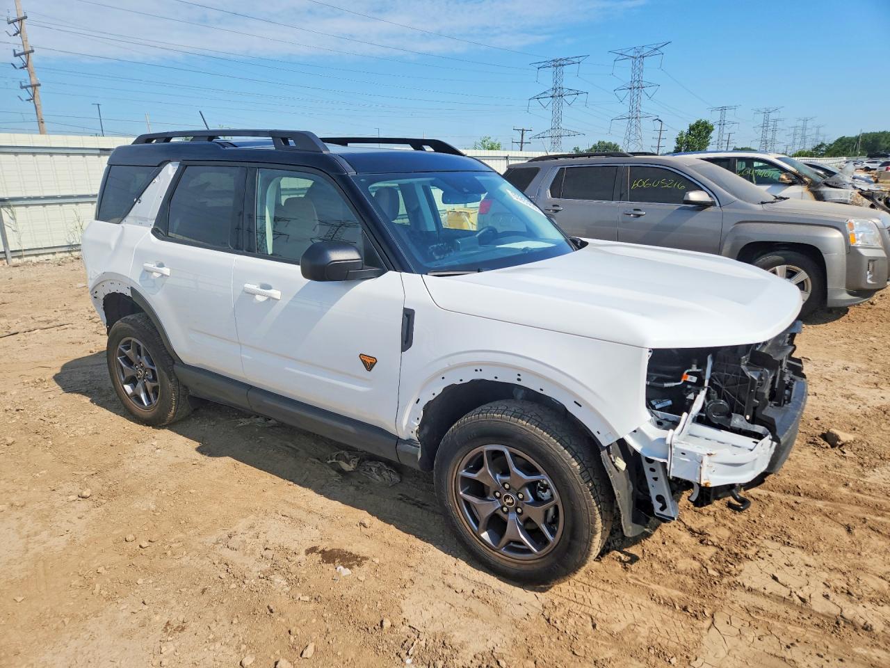 2024 Ford Bronco Sport Badlands White vin: 3FMCR9D92RRF21584