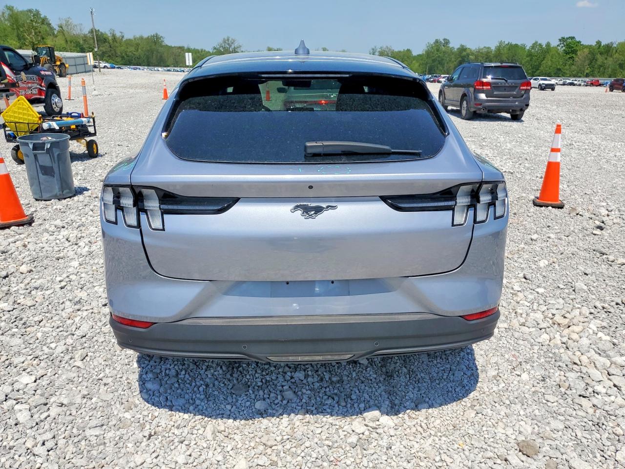 2022 Ford Mustang Mach-e Select Silver vin: 3FMTK1RM8NMA28406