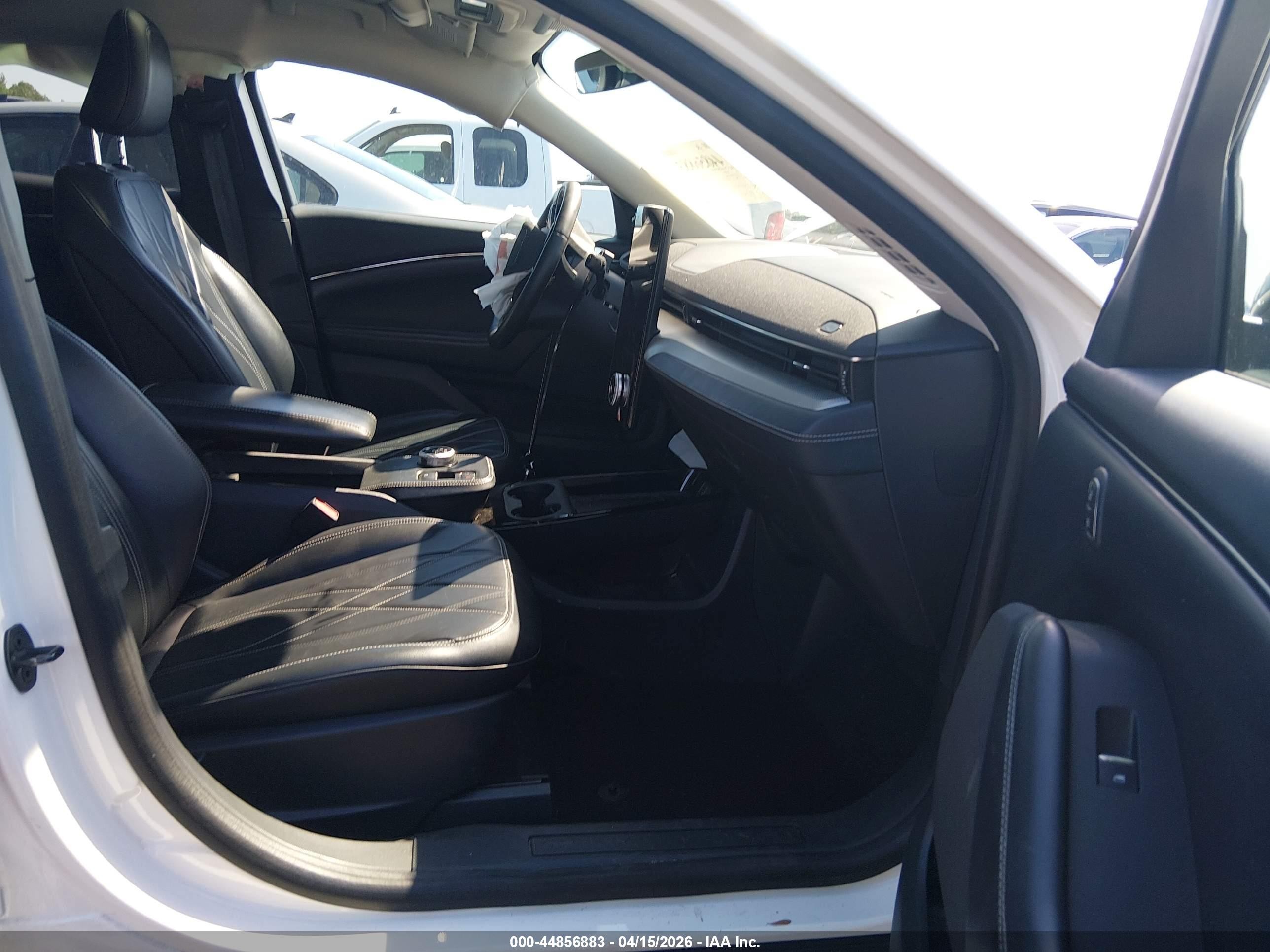 2021 Ford Mustang Mach-e California Route 1 White vin: 3FMTK2R71MMA01661