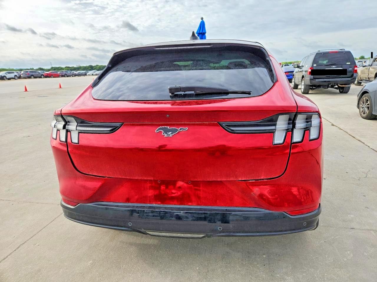 2021 Ford Mustang Mach-e Premium Red vin: 3FMTK3R76MMA01872